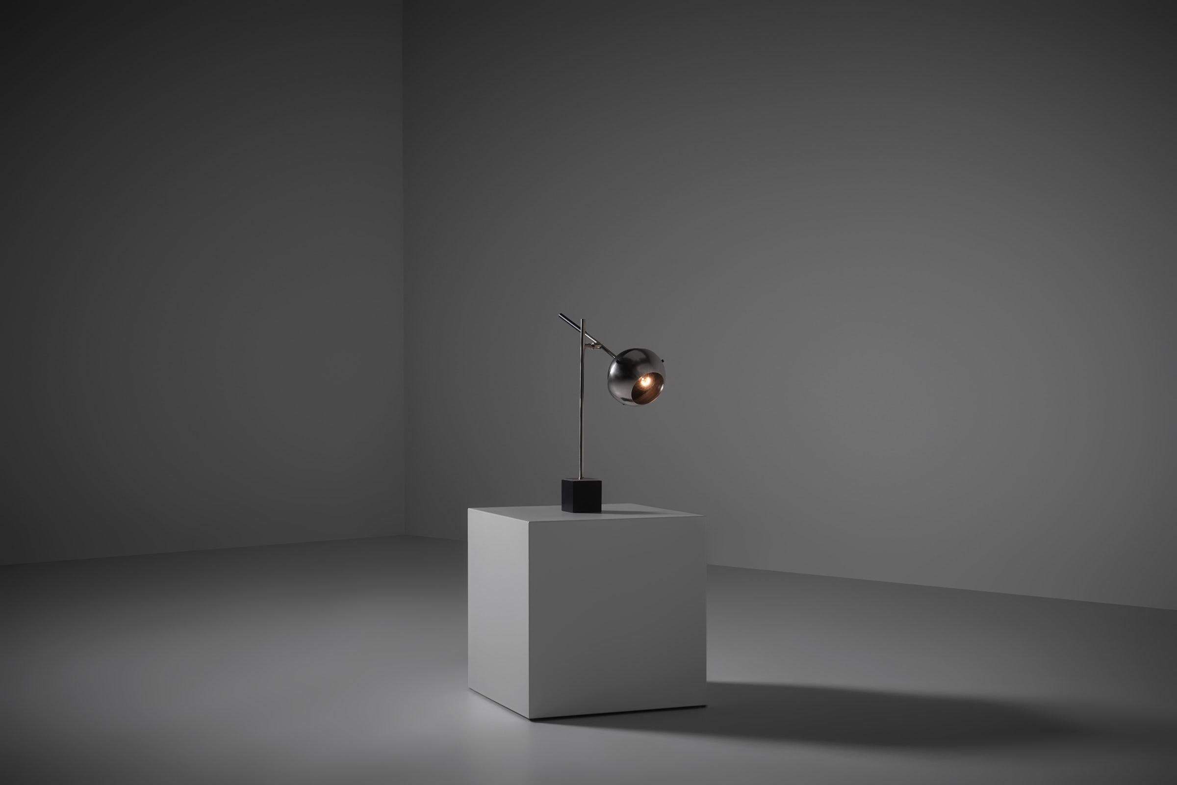 Metà XX secolo Lampada da tavolo Sphere di Oscar Torlasco per Lumi, Italia 1960 in vendita
