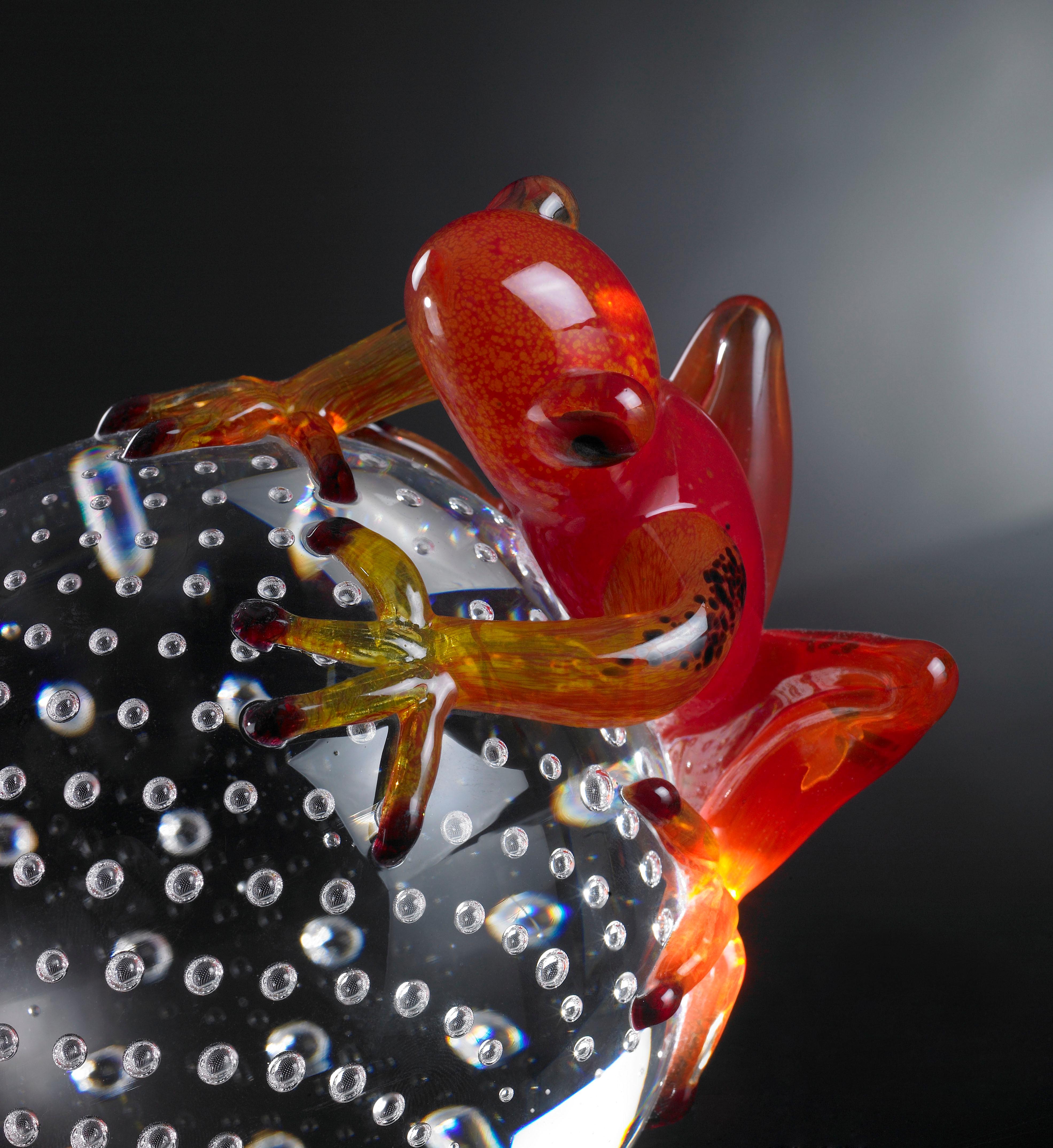 italien Sphère avec grenouille couleur rouge:: en verre:: Italie en vente