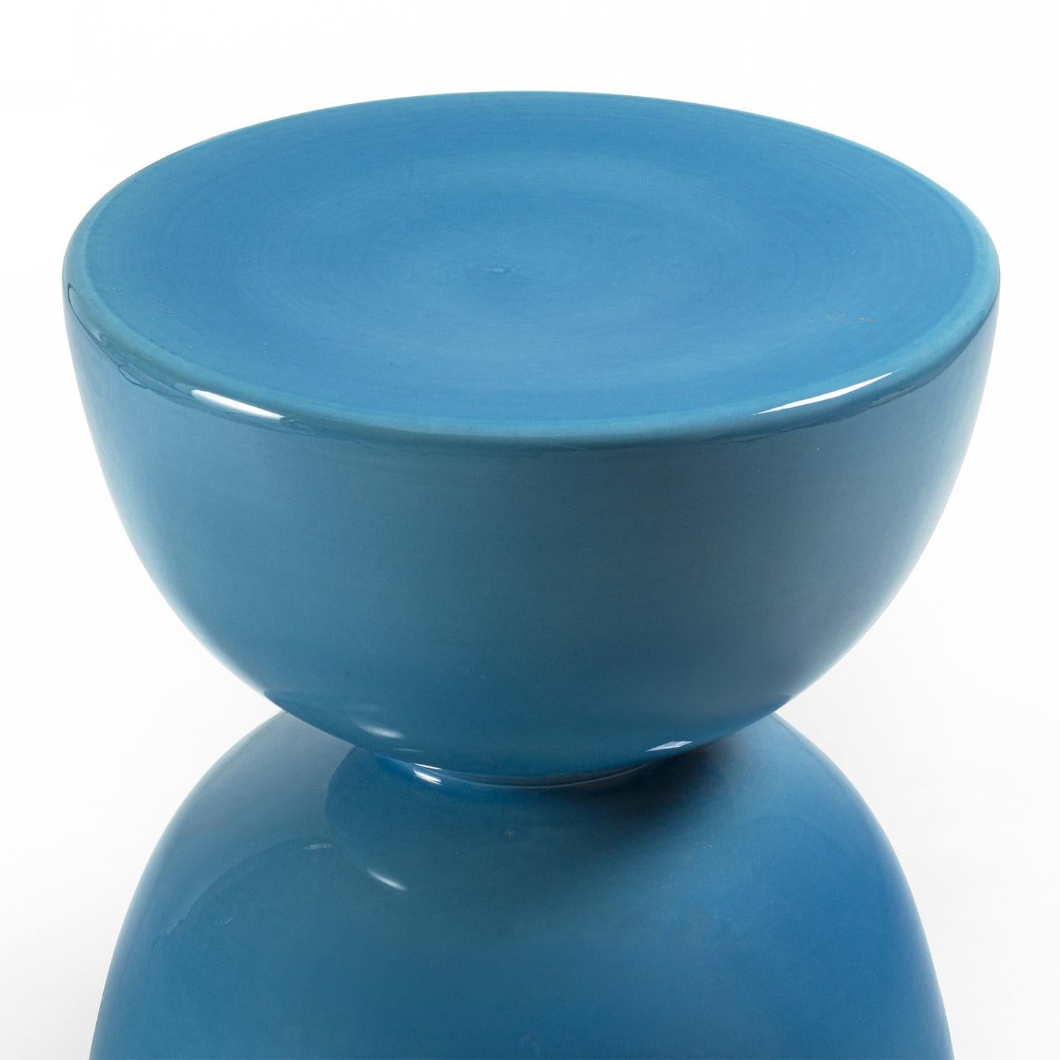 Stool Spheres Blue all in enameled 
ceramic in blue finish.