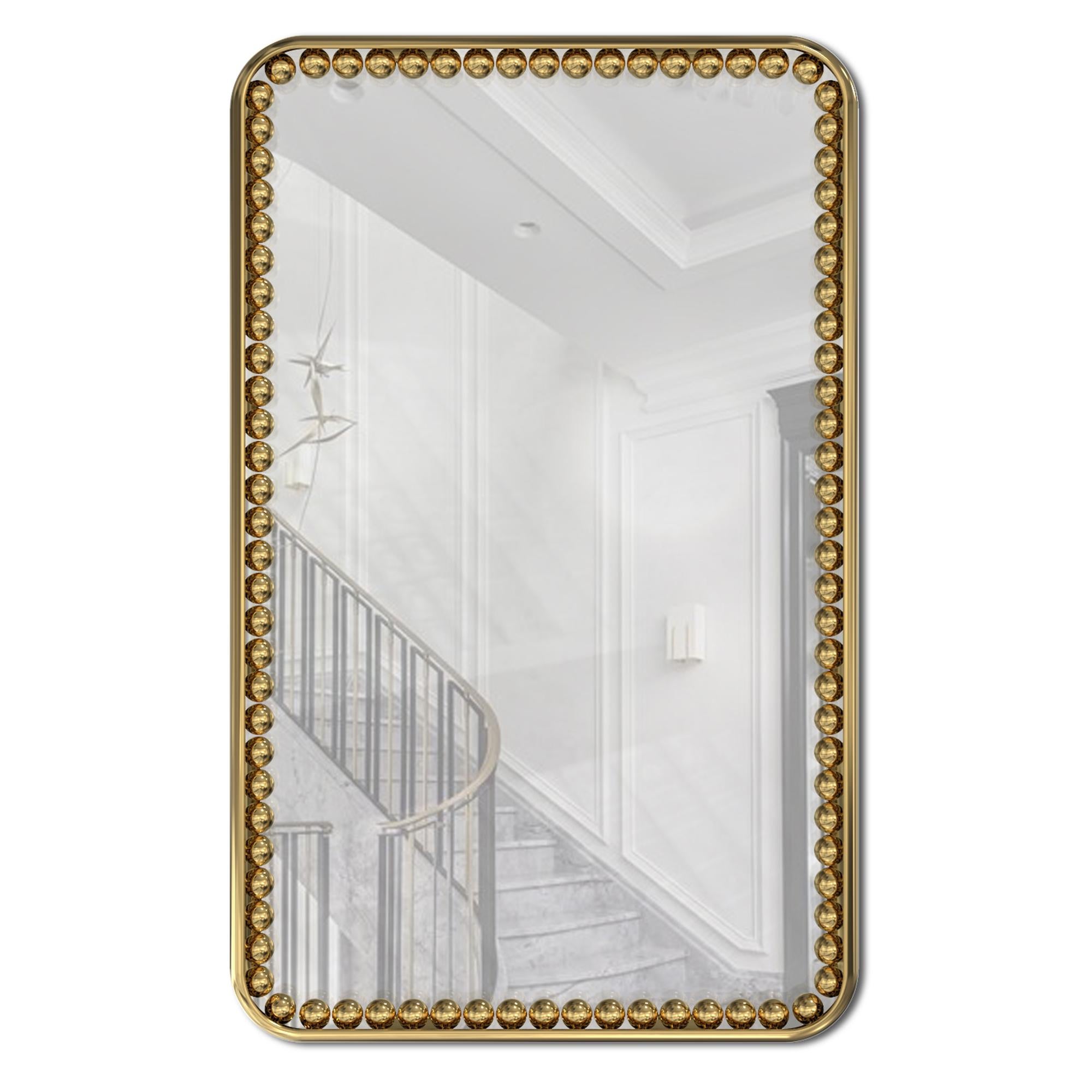Mirror spheres rectangular with polished
Brass frame and with flat mirror glass.
Also available in spheres round mirror.