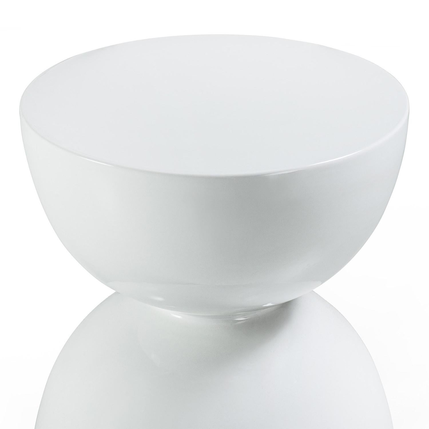 Stool Spheres White all in enameled 
ceramic in white finish.