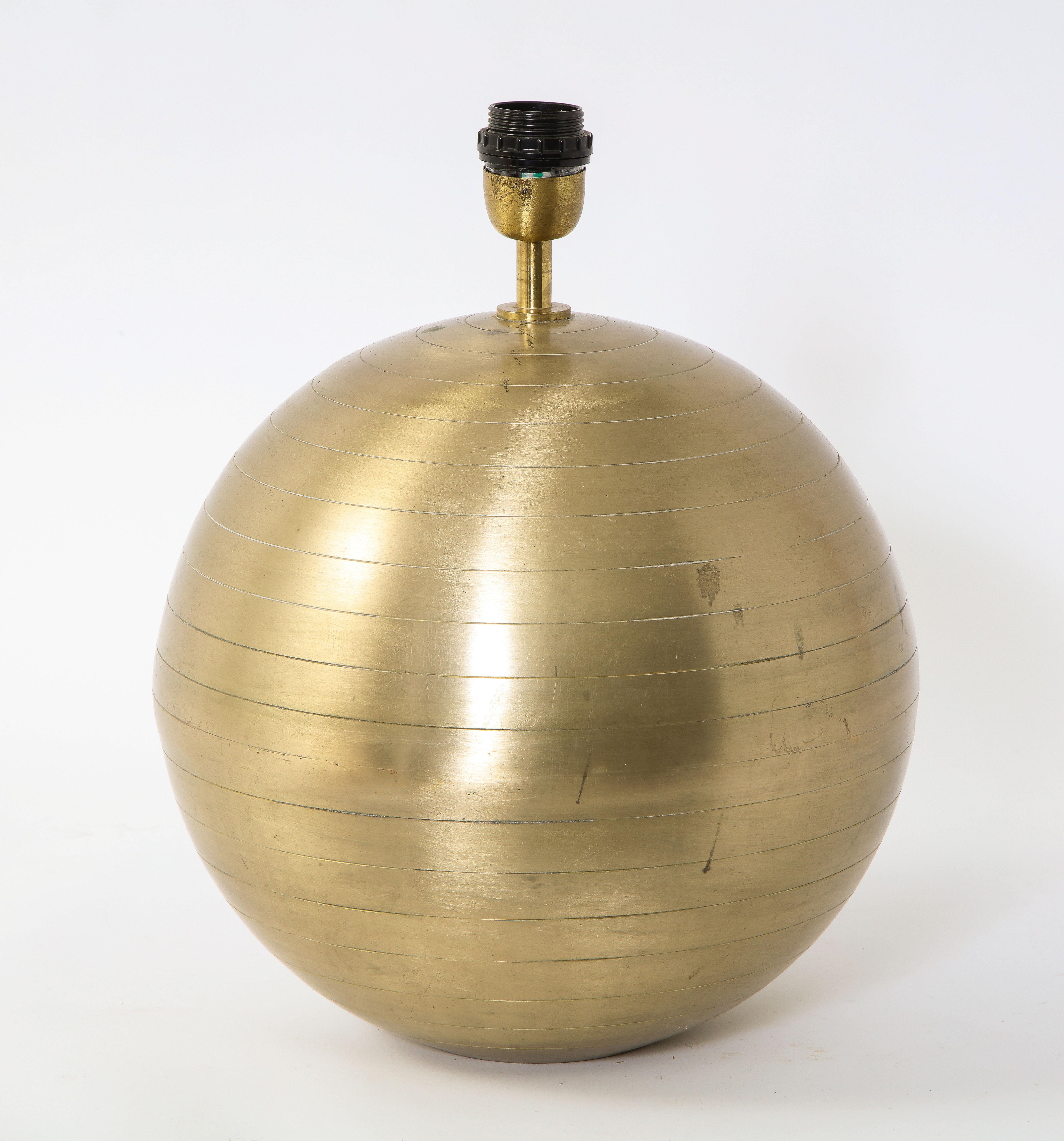 Mid-Century Modern Spherical Brass Table Lamp with Engraved Detail, French, 1970s