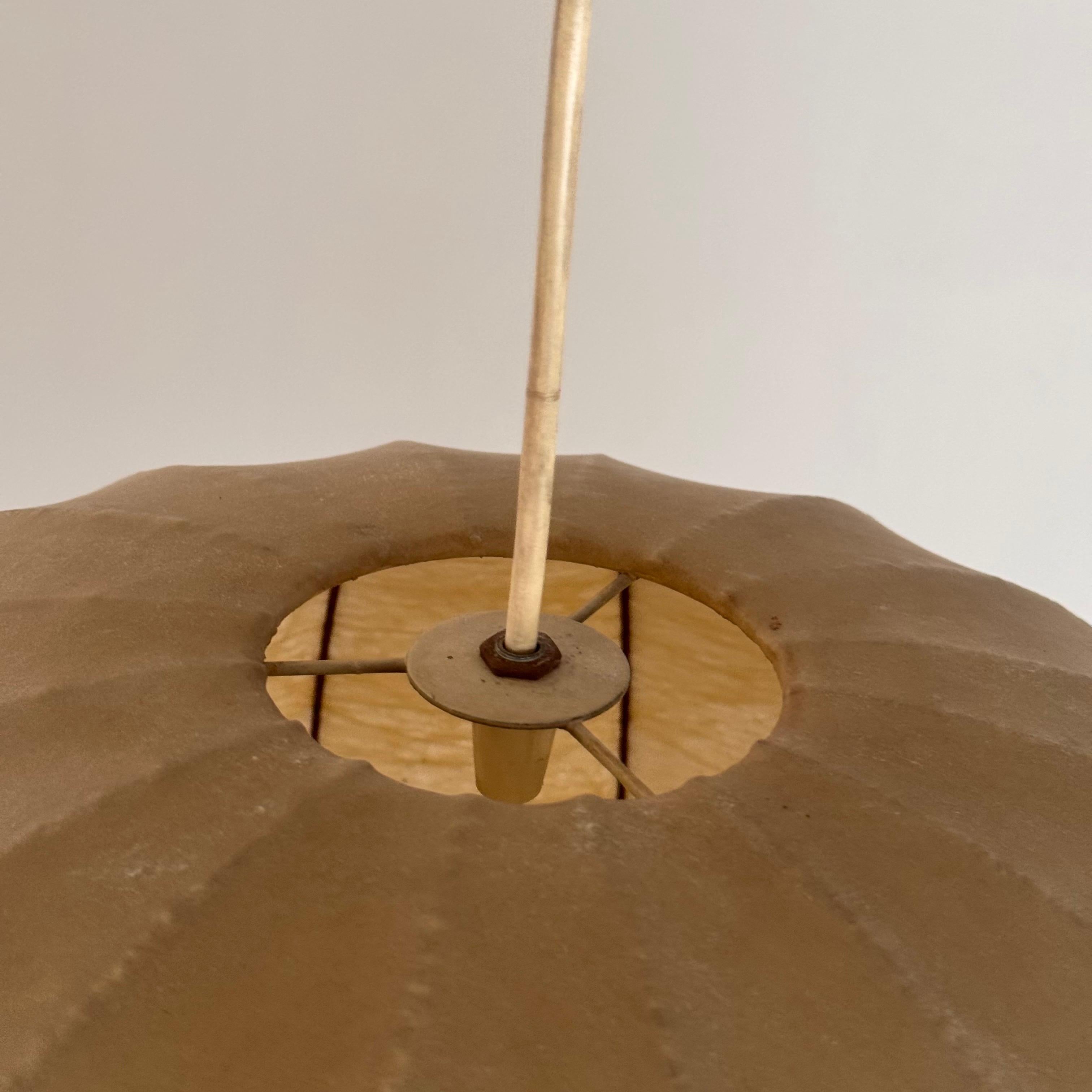 Plafonnier cocon sphérique d'Achille et P. Giacomo Castiglioni, années 1960 10