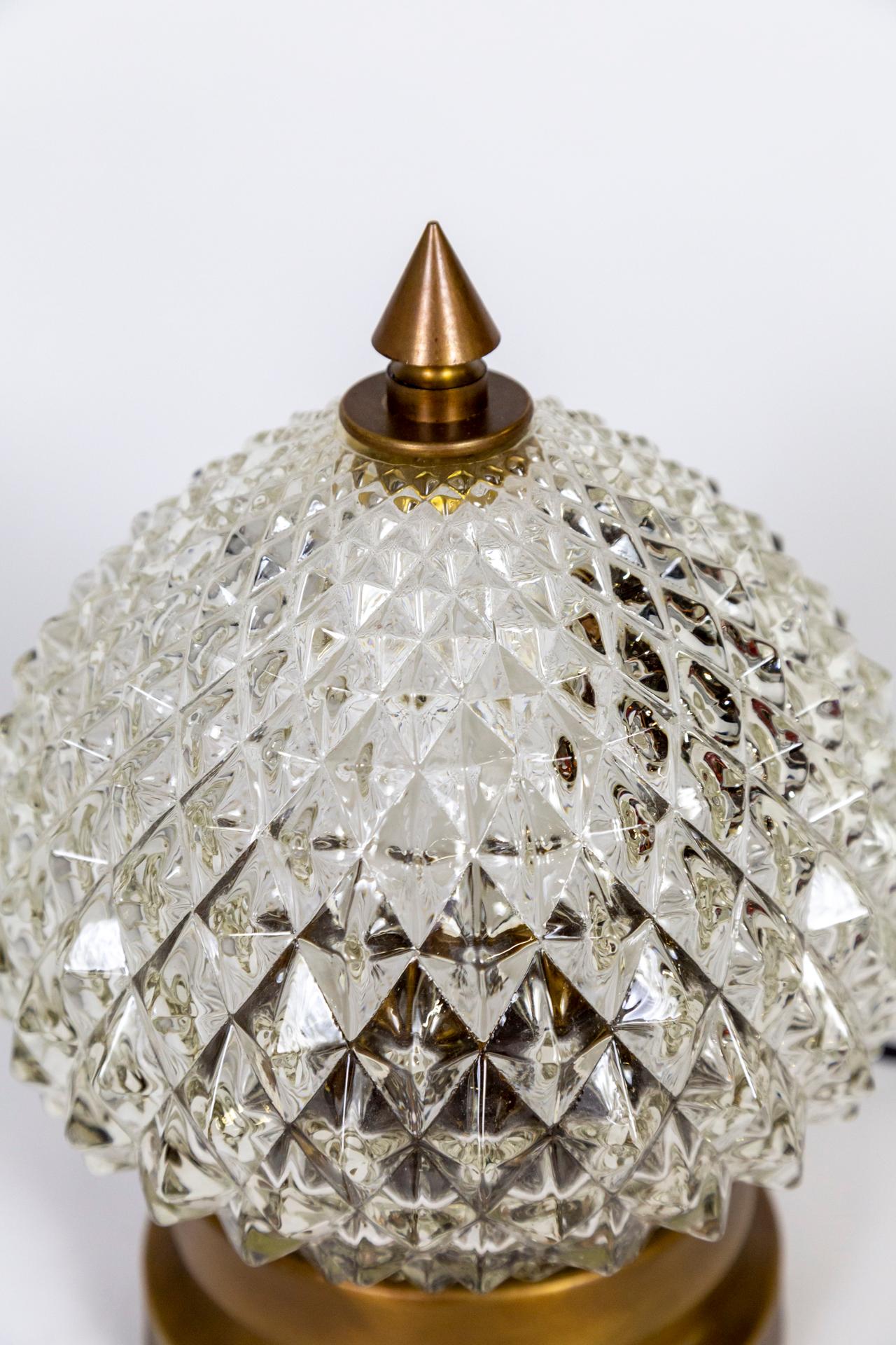 Lampe sphérique Hollywood Regency en verre pressé et cristal en forme de diamant Excellent état - En vente à San Francisco, CA
