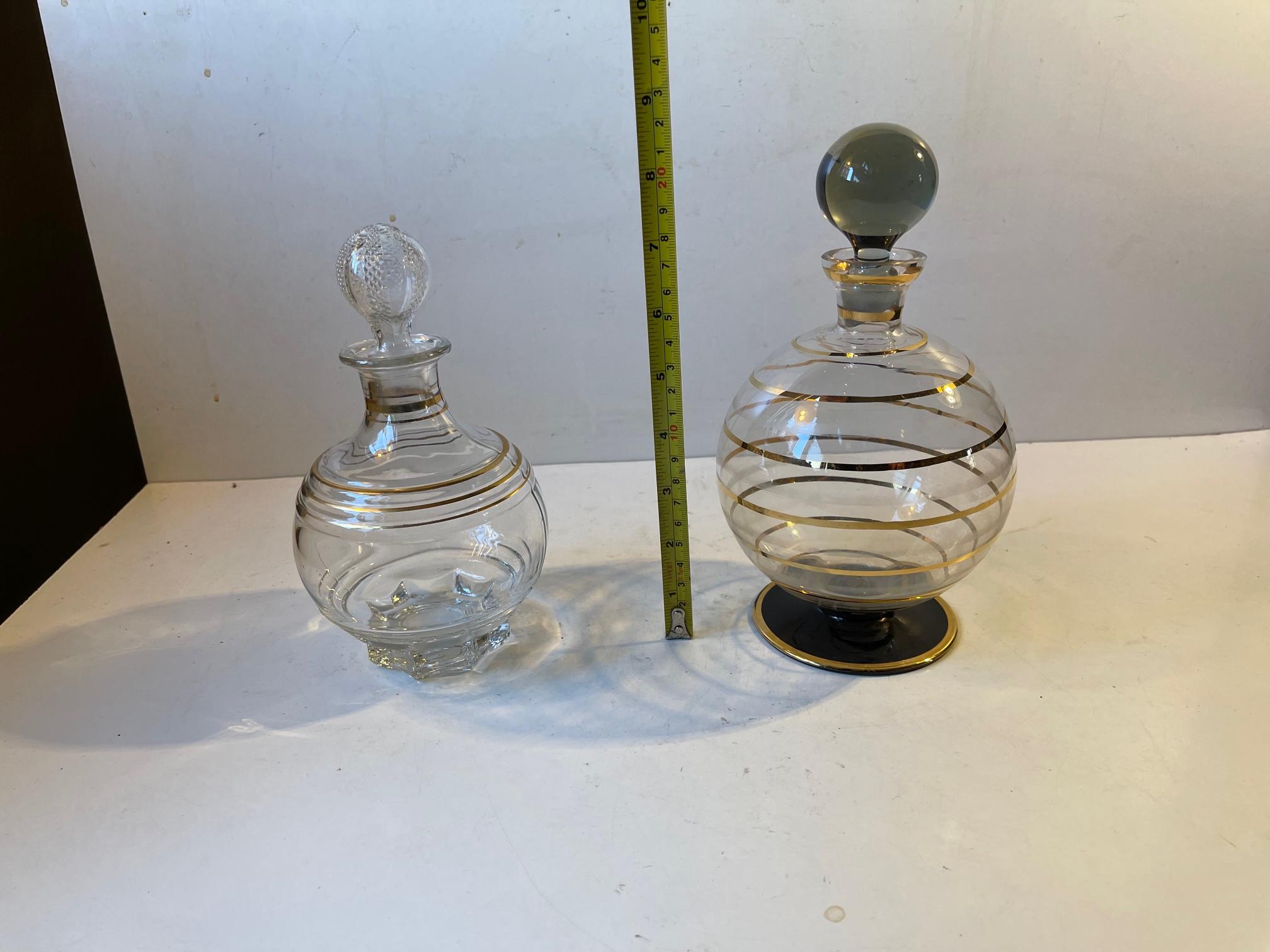 Mid-Century Modern Spherical Italian Decanters in Striped Glass, Set of 2 For Sale