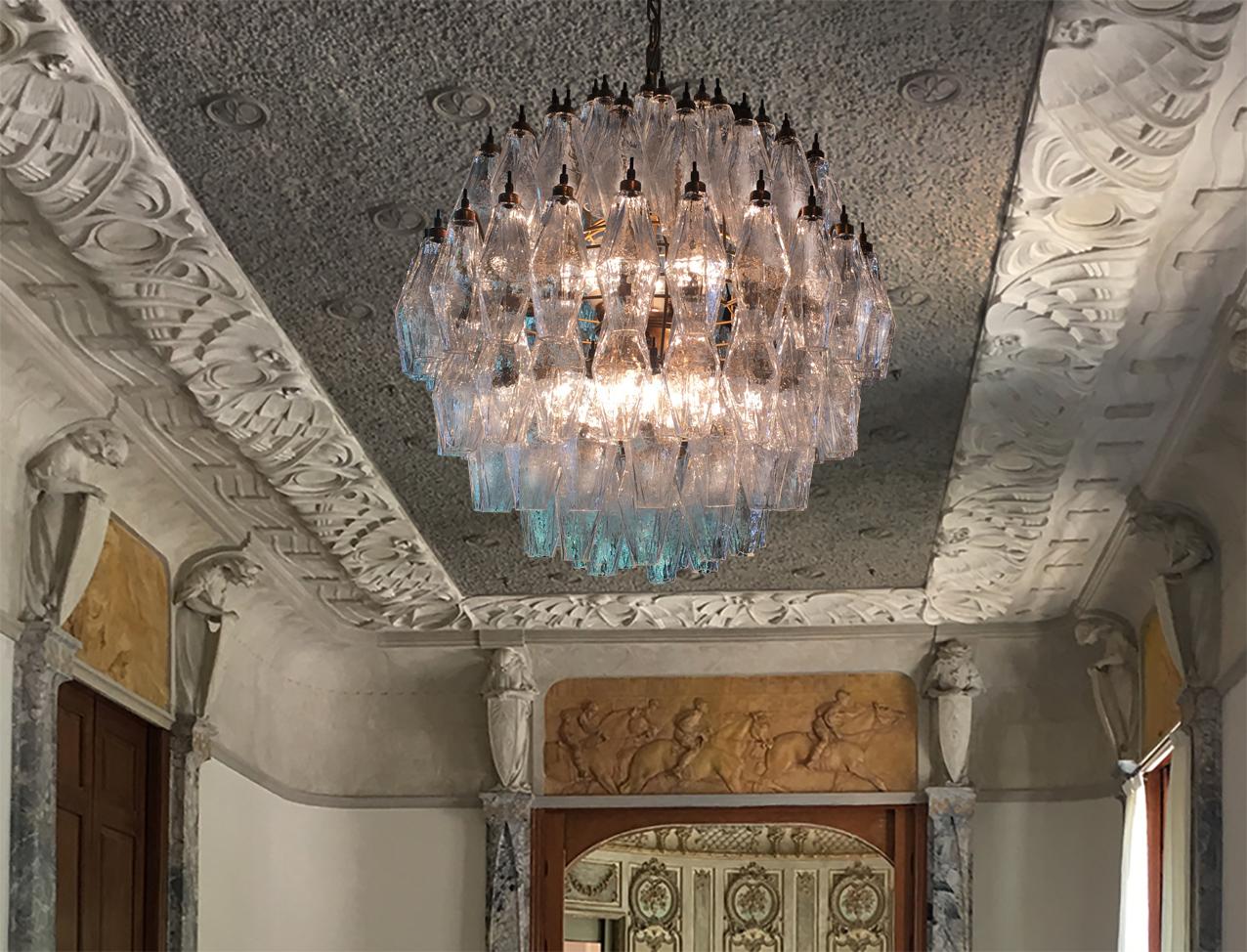 Elegant Italian pendant light made from 140 transparent Murano glasses 