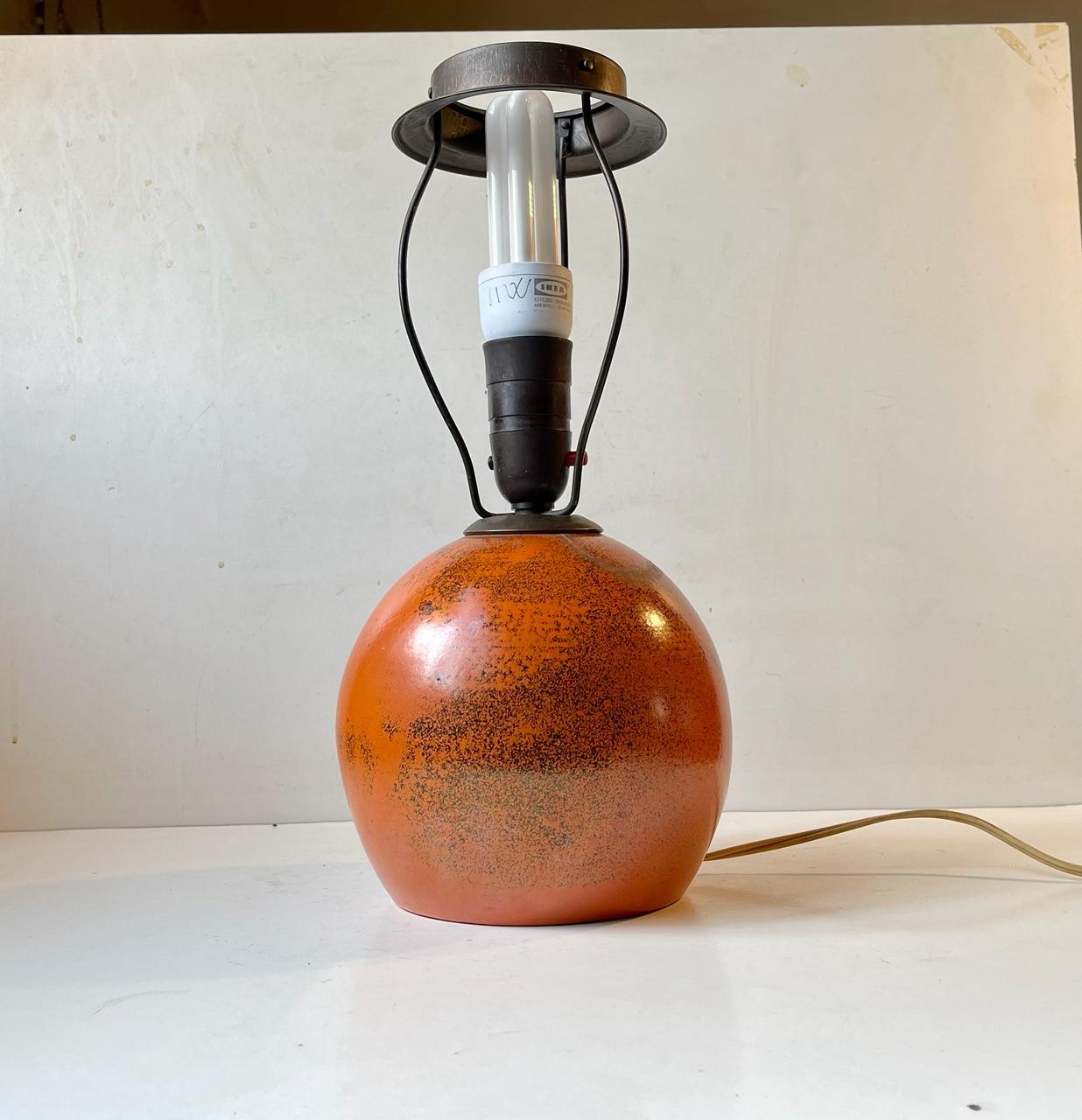 Mid-20th Century Spherical Orange Pottery Table Lamp in the Style of Jean Besnard, France 1930s For Sale