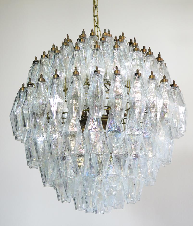 Elegant Italian pendant light made from 140 iridescent Murano glasses 