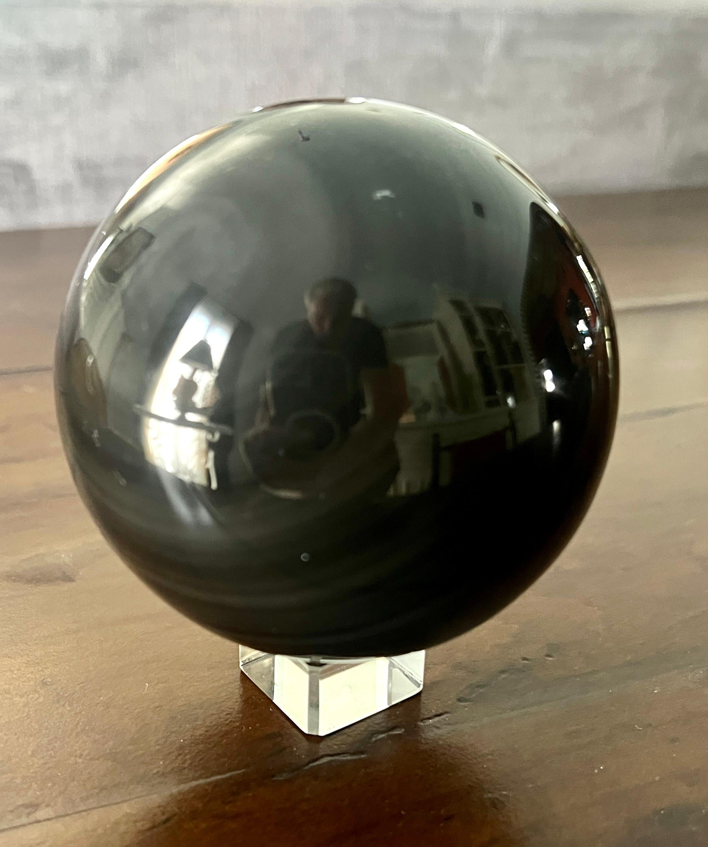 Presse-papier sphérique en onyx massif sur un Stand avec pied en patte d'oie en sterling en vente 5