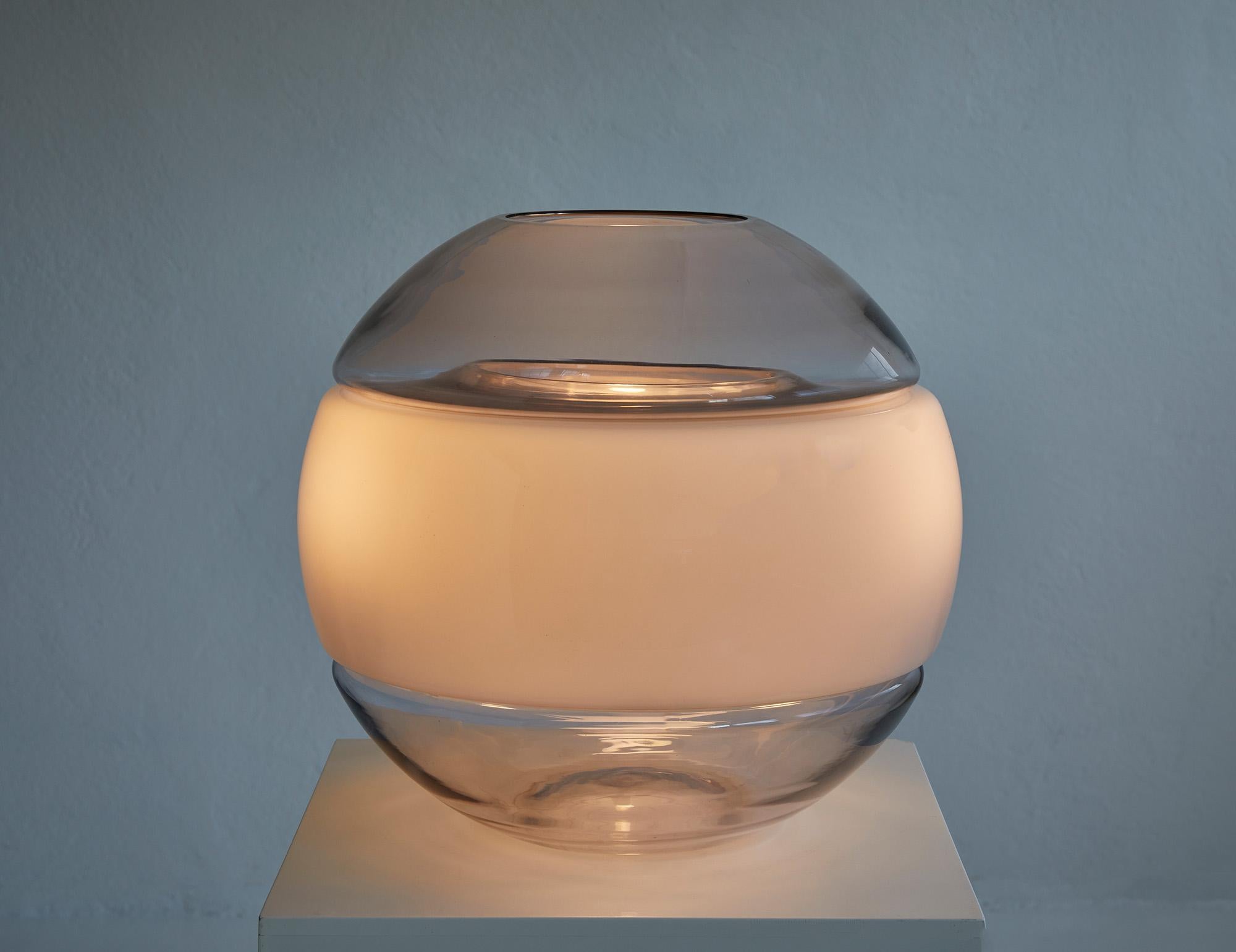 italien Lampe de table sphérique en verre de Murano par Carlo Nason, Linea GB Italie 1970 en vente