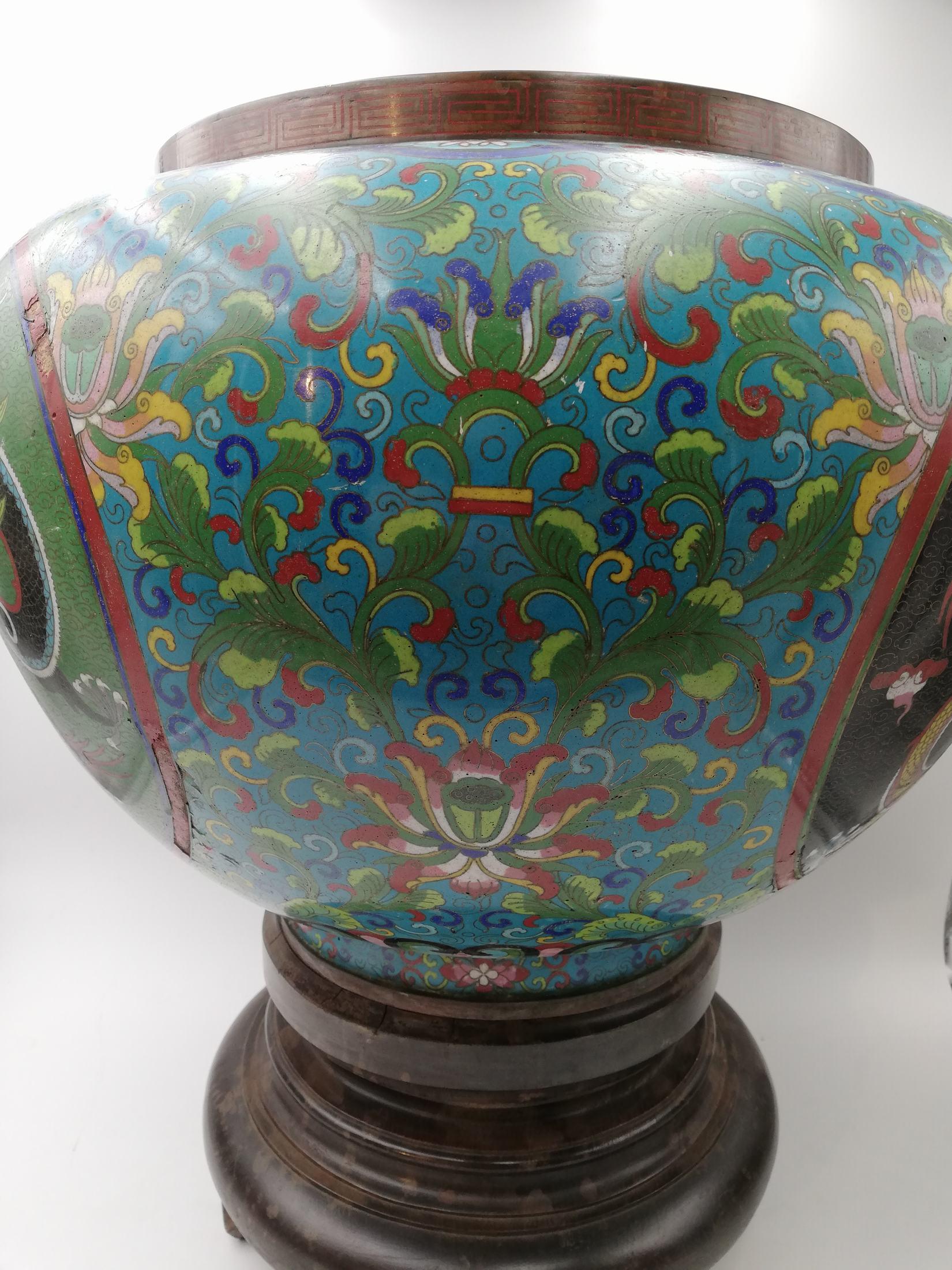 Spherical Vase Forming Planter Cloisonné Decorated with Polychrome Floral Motifs In Good Condition For Sale In Madrid, ES