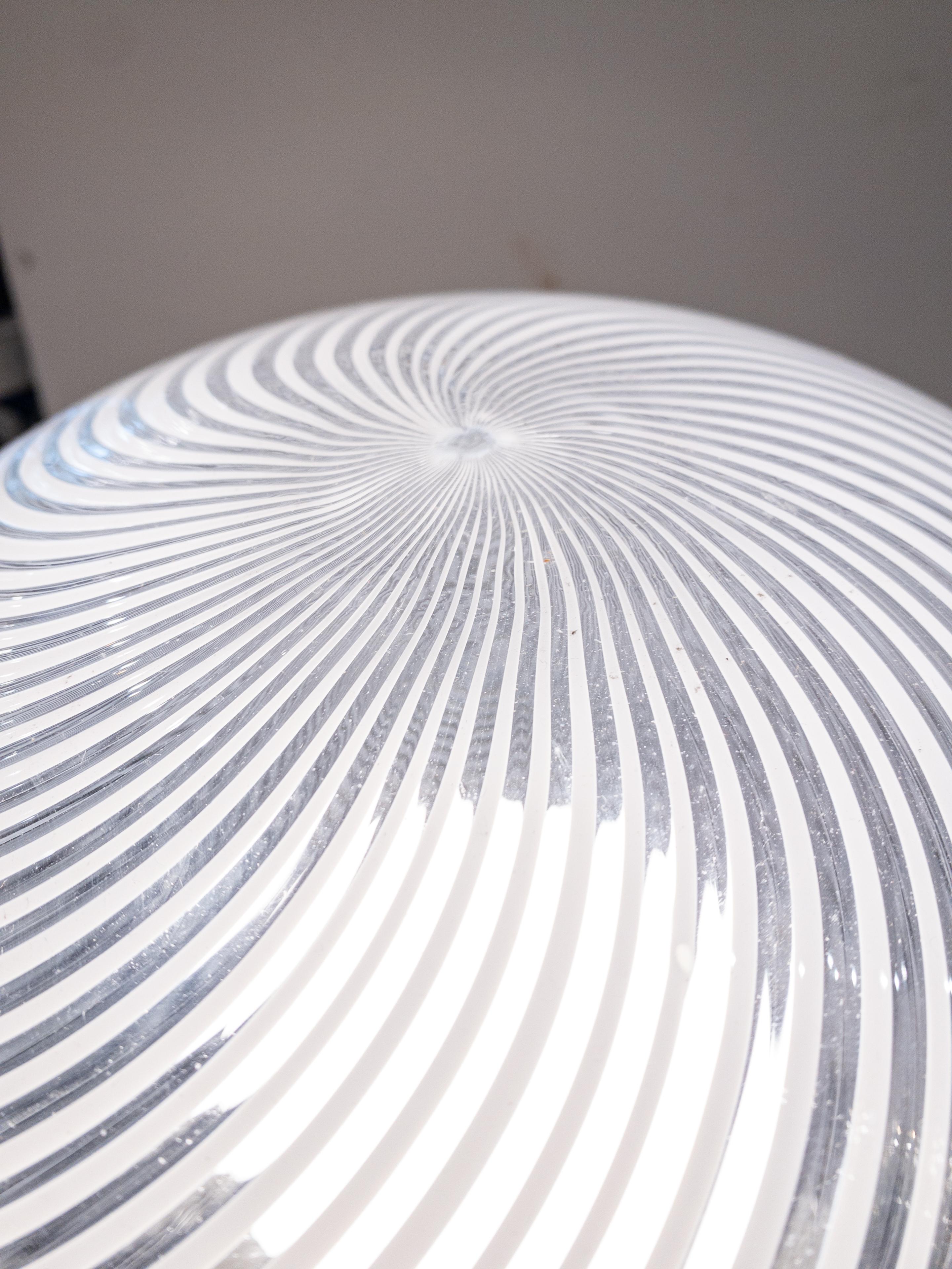 Spherical Venini Table Lamp In Good Condition For Sale In Houston, TX