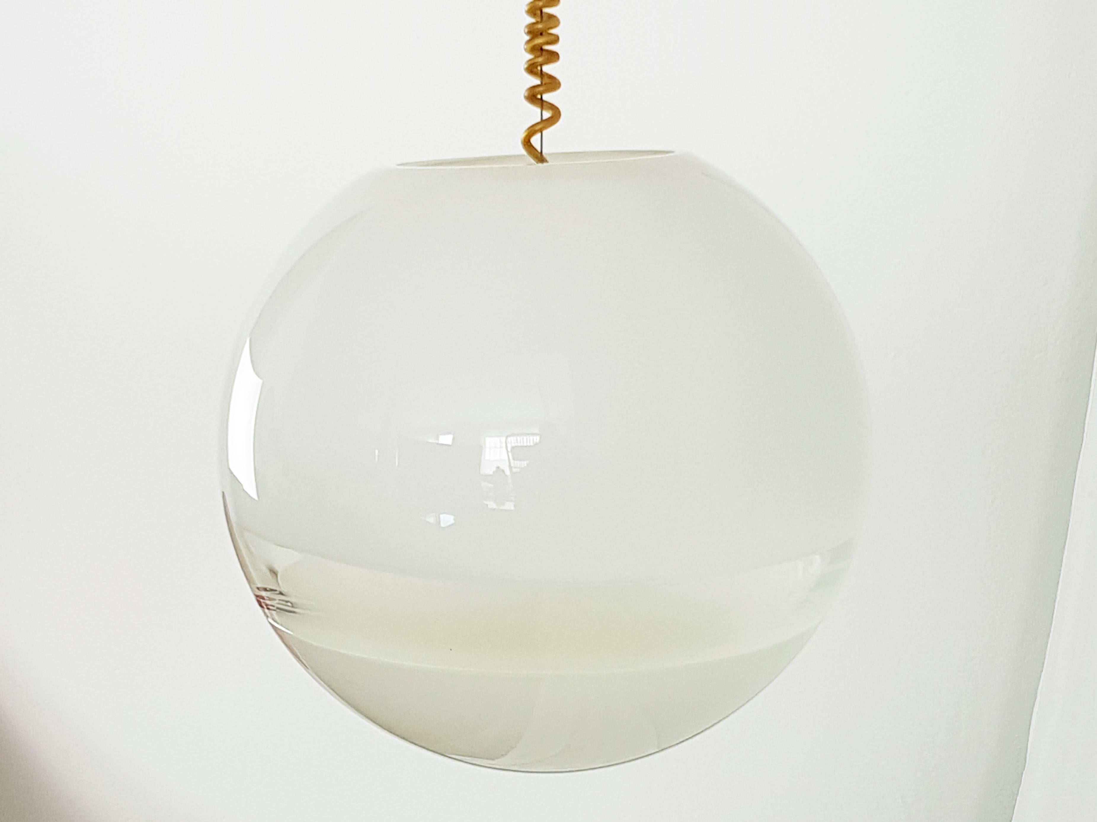 Mid-20th Century Spherical White and Clear 1960s Murano Glass Pendat by Roberto Pamio for Leucos