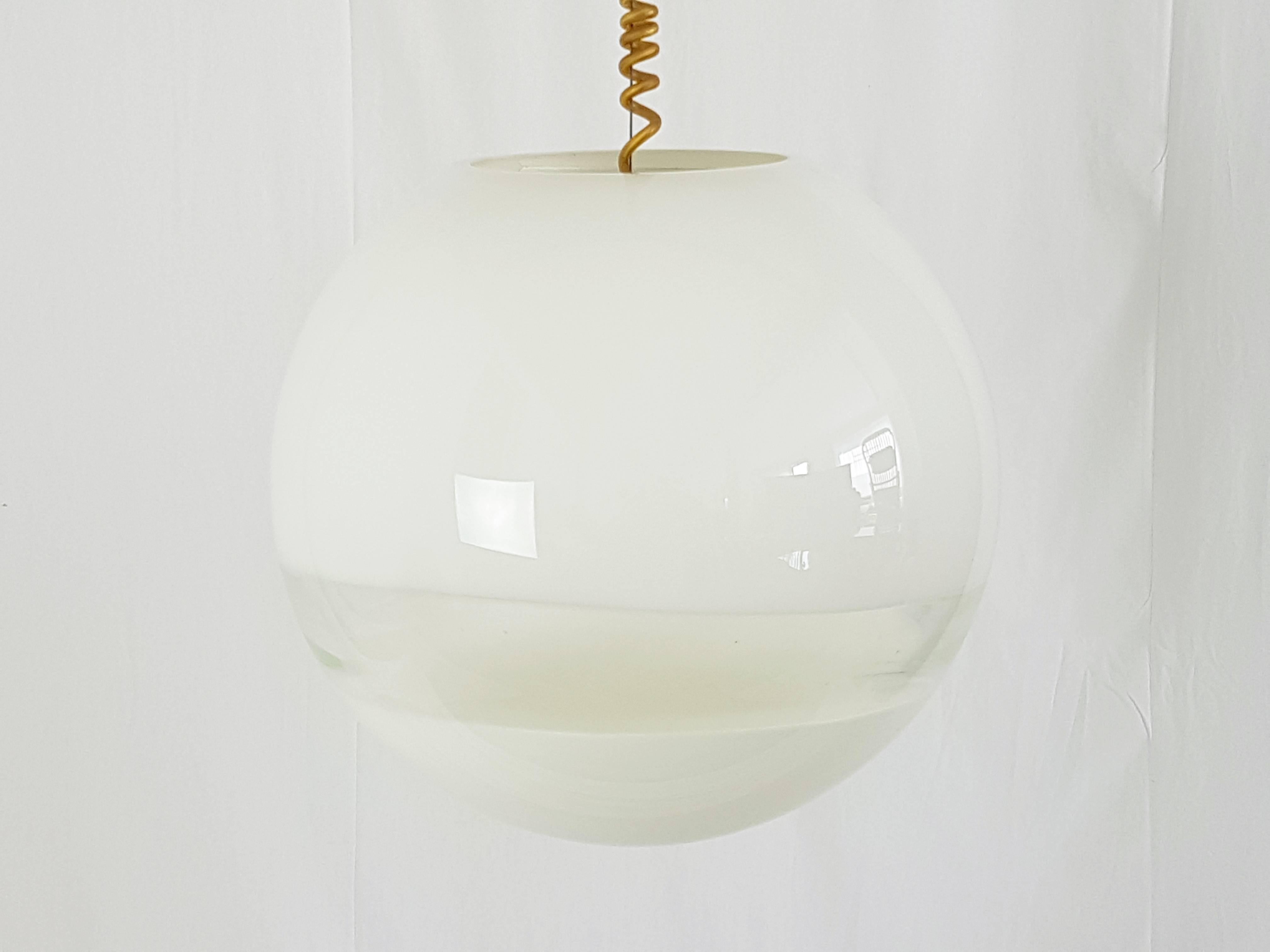 Spherical White and Clear 1960s Murano Glass Pendat by Roberto Pamio for Leucos 1