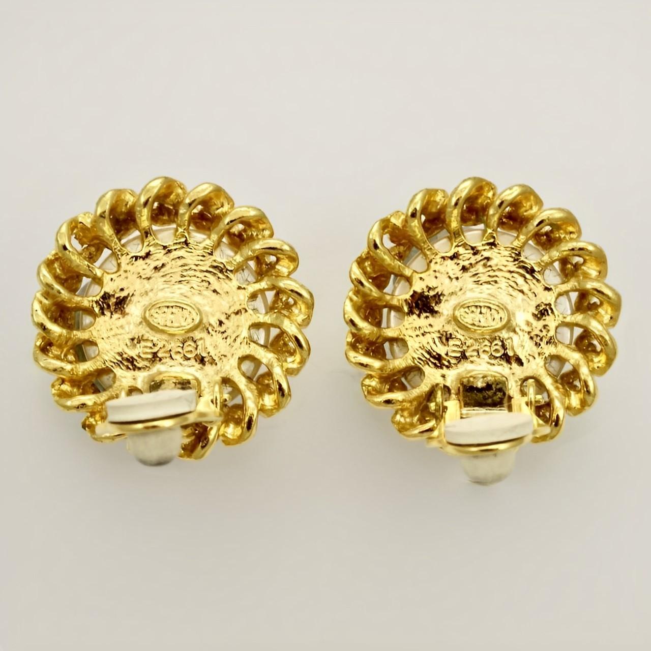 Sphinx Gold Plated and Faux Pearl Clip On Earrings circa 1980s In Good Condition For Sale In London, GB