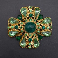 Sphinx Gripoix Jeweled Maltese Cross Pin Brooch in Gold, 20th Century