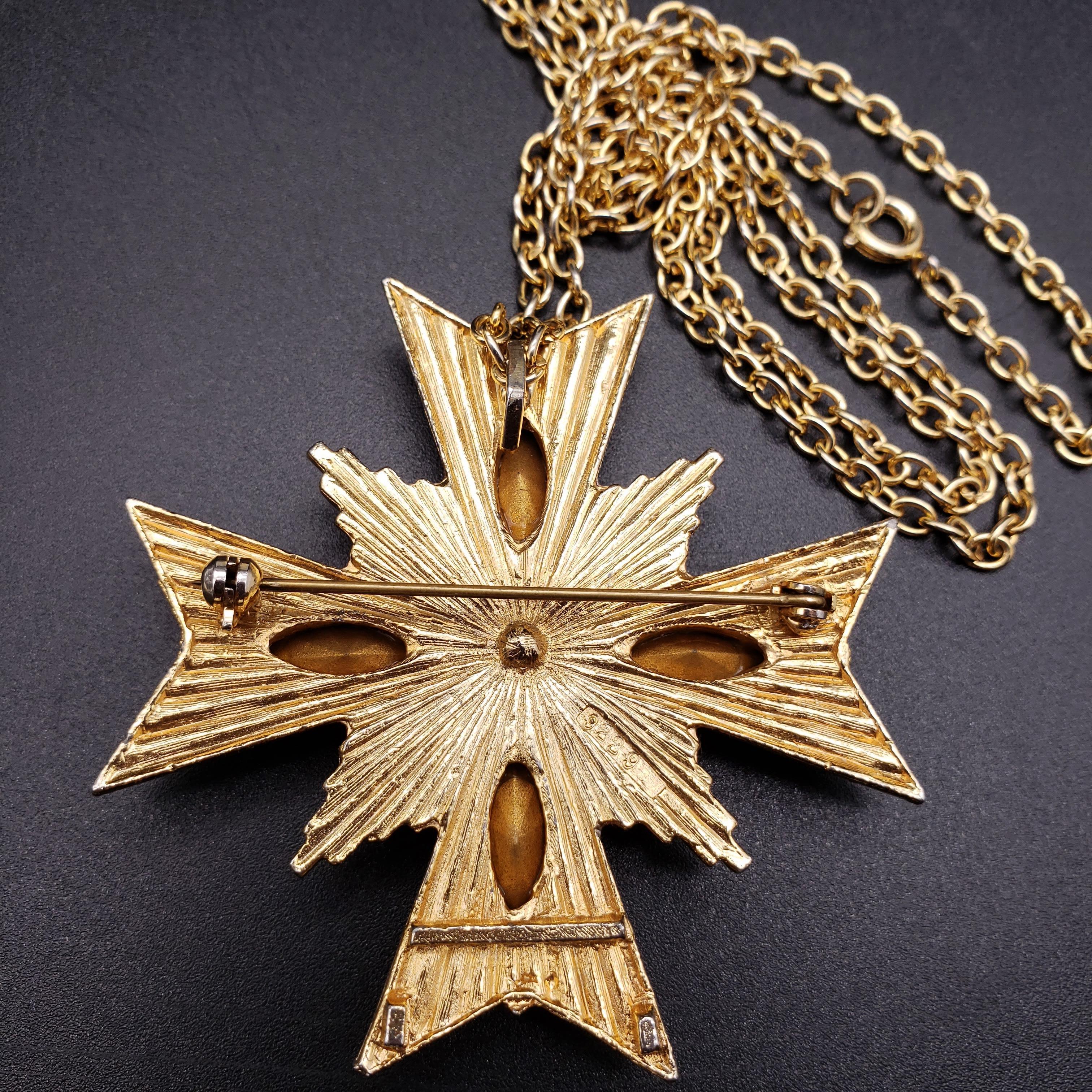 Retro Sphinx Jeweled Maltese Cross Pin Pendant Chain Necklace in Gold, 20th Century