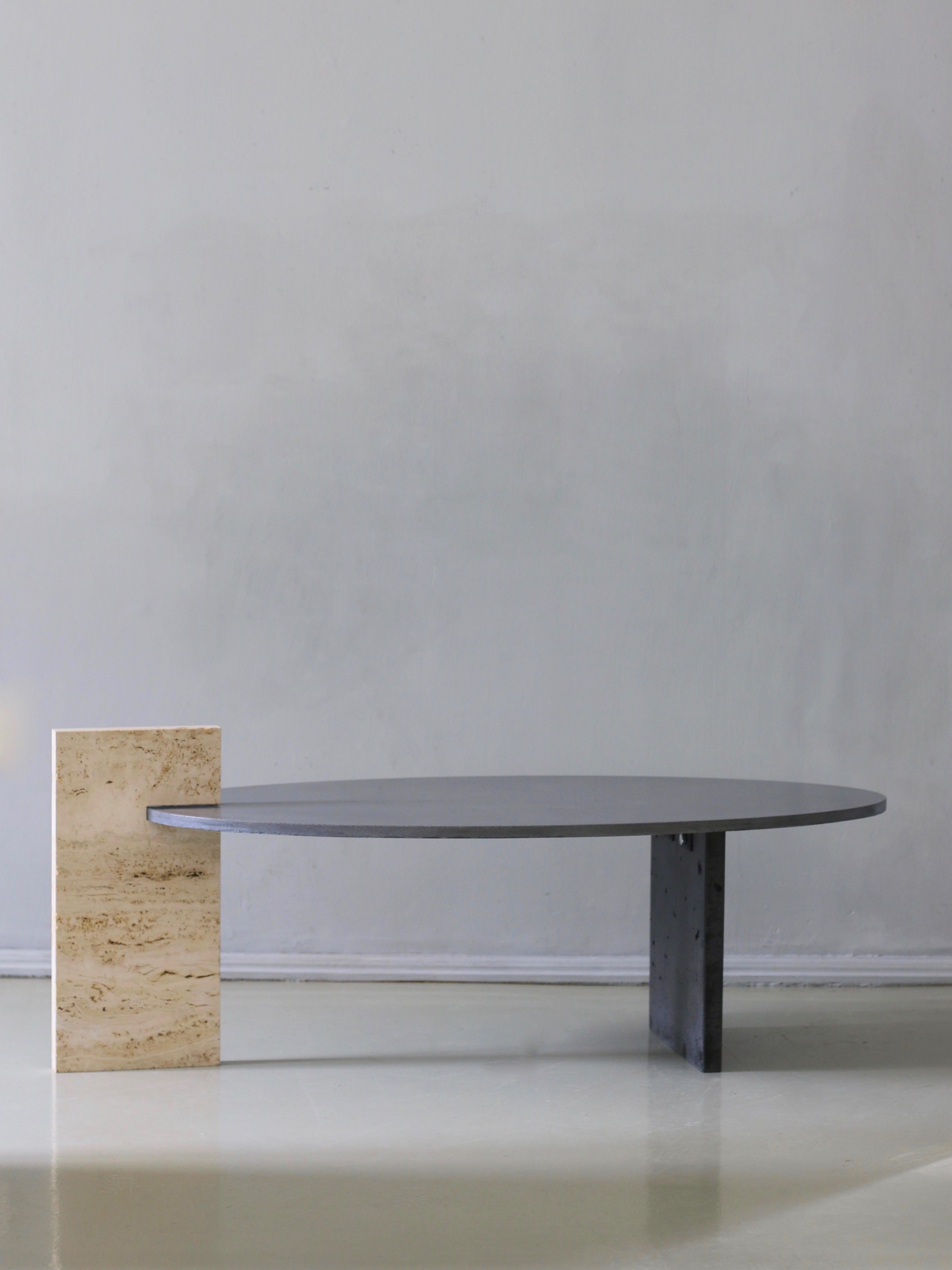 Baltique table basse ovale 'Sphinx' Béton et pierre calcaire en vente
