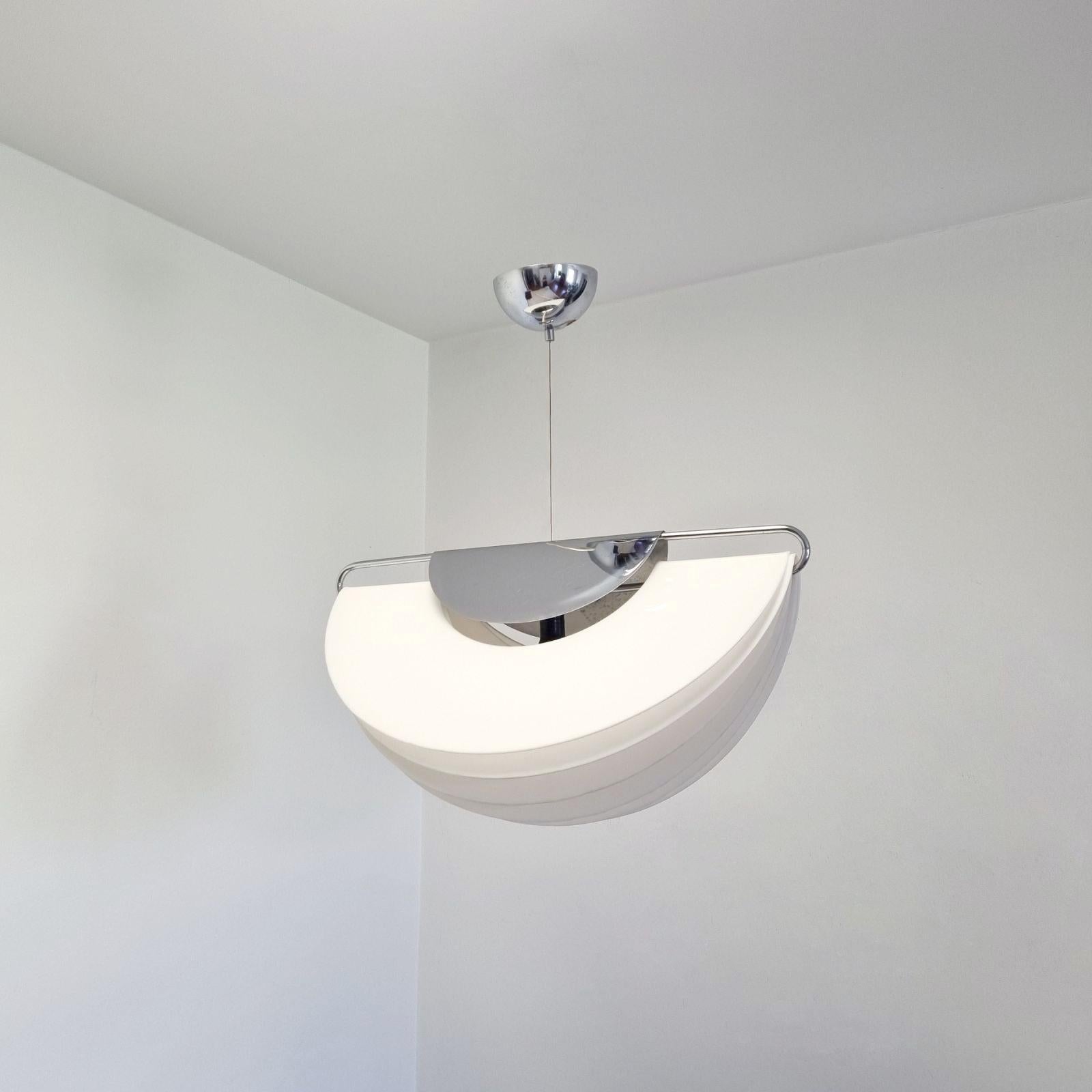 Italiano Lampada a sospensione Spicchio di Ermanno Lampa & Sergio Brazzoli per Guzzini, Italia anni '70 in vendita