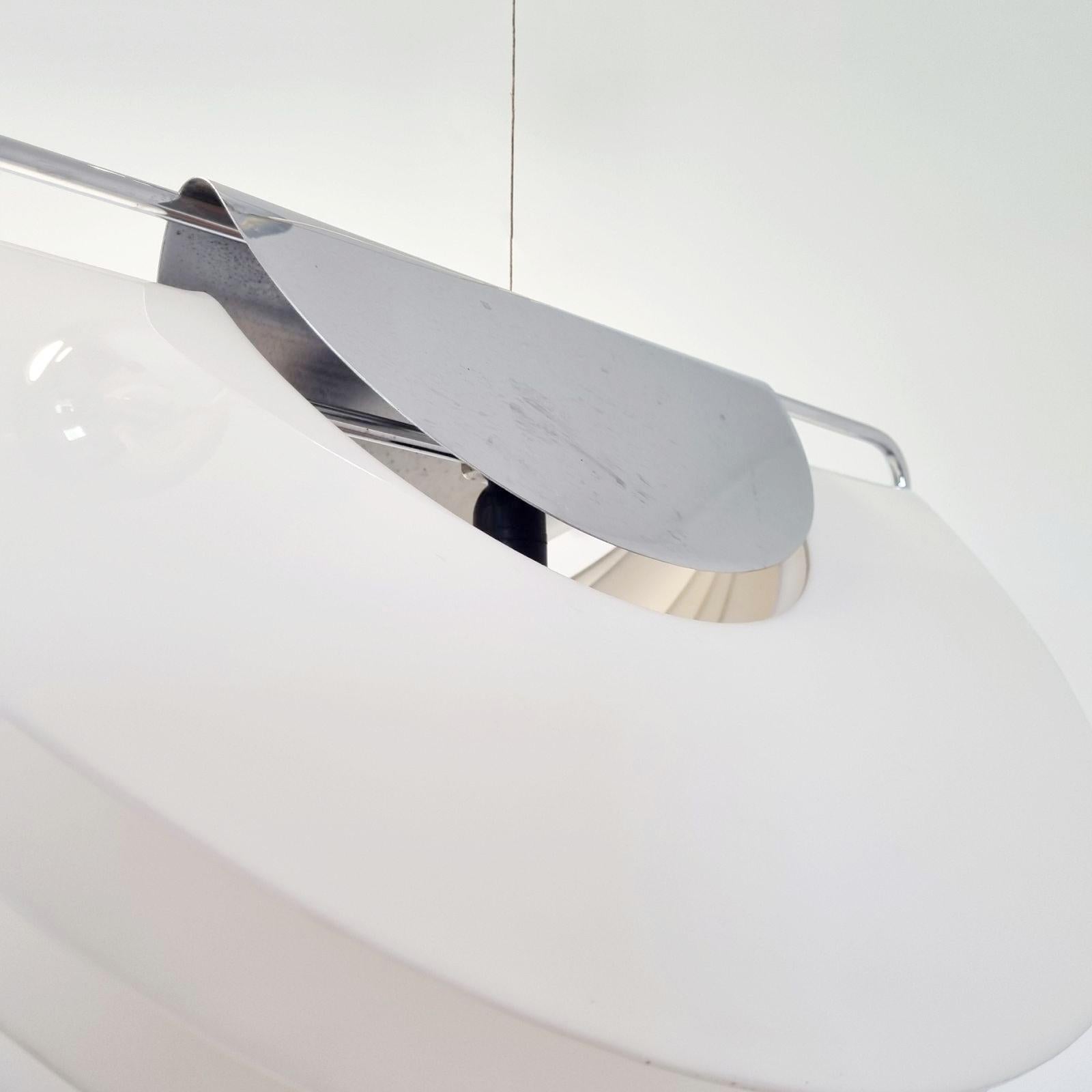Lampada a sospensione Spicchio di Ermanno Lampa & Sergio Brazzoli per Guzzini, Italia anni '70 In condizioni buone in vendita a Lucija, SI