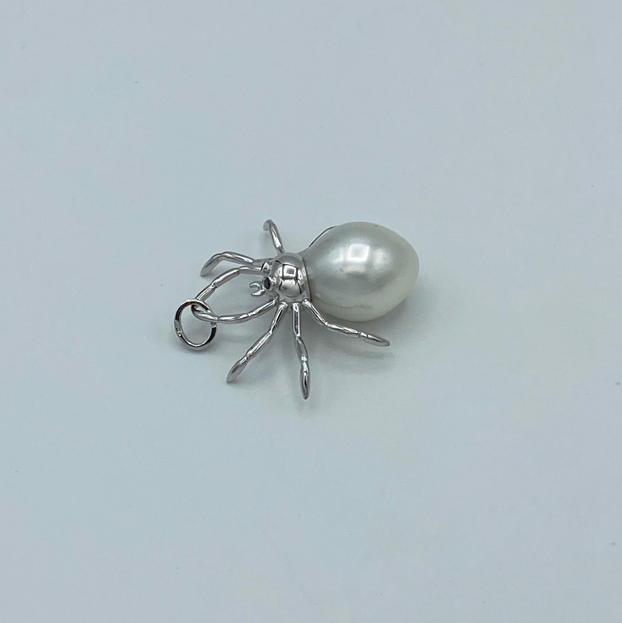 Round Cut Spider Black Diamond Australian Pearl White 18Kt Gold Pendant or Necklace For Sale