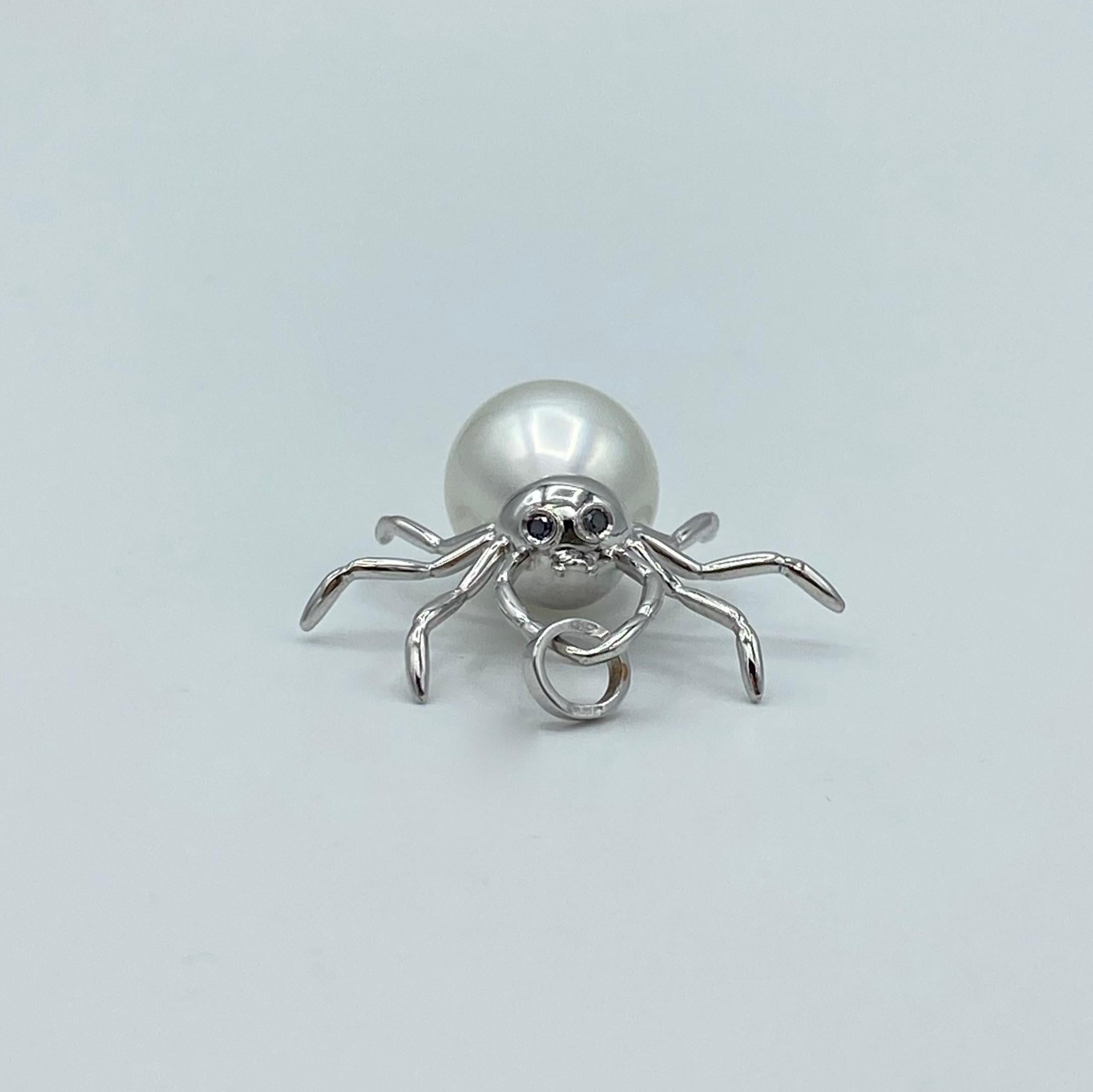Spider Black Diamond Australian Pearl White 18Kt Gold Pendant or Necklace In New Condition For Sale In Bussolengo, Verona
