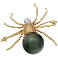 Spider Brooch in 14k Yellow Gold with Black Tahitian Pearl and .10 Ct in