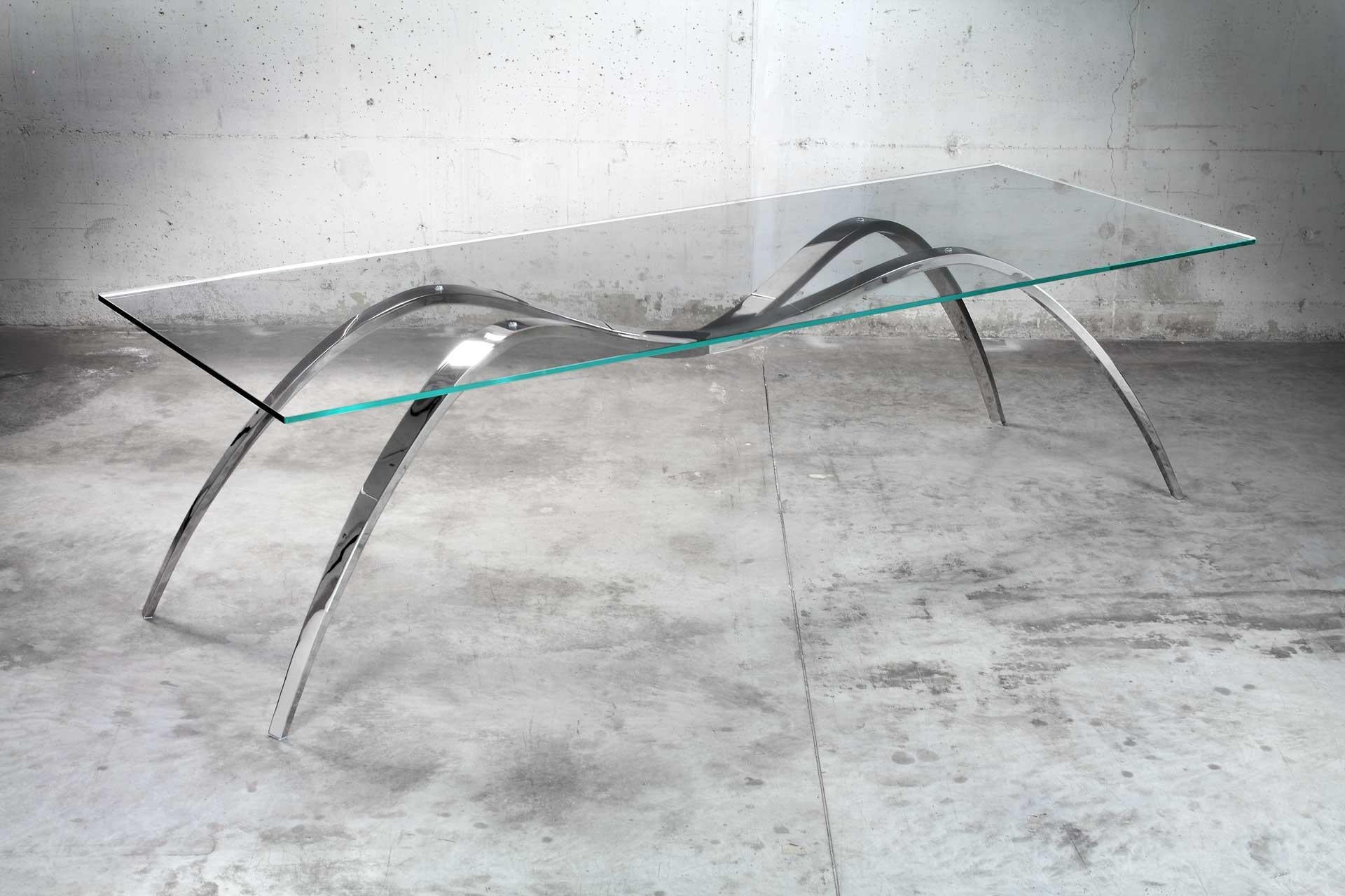 Table de salle à manger araignée par Barberini & Gunnell
Edition limitée à 15 exemplaires
Dimensions : D 100 x L 270 x H 76 cm.
Matériaux : Verre de cristal trempé extra-clair, acier inoxydable poli miroir.

L'œuvre 