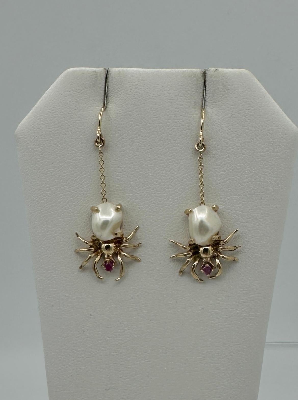 Spider Earrings Pearl Ruby Insect Bug Dangle Drop Earrings Antique Gold For Sale 2