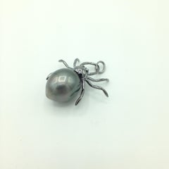 Spider Emerald South Sea Pearl Gold 18 Karat Pendant or Necklace