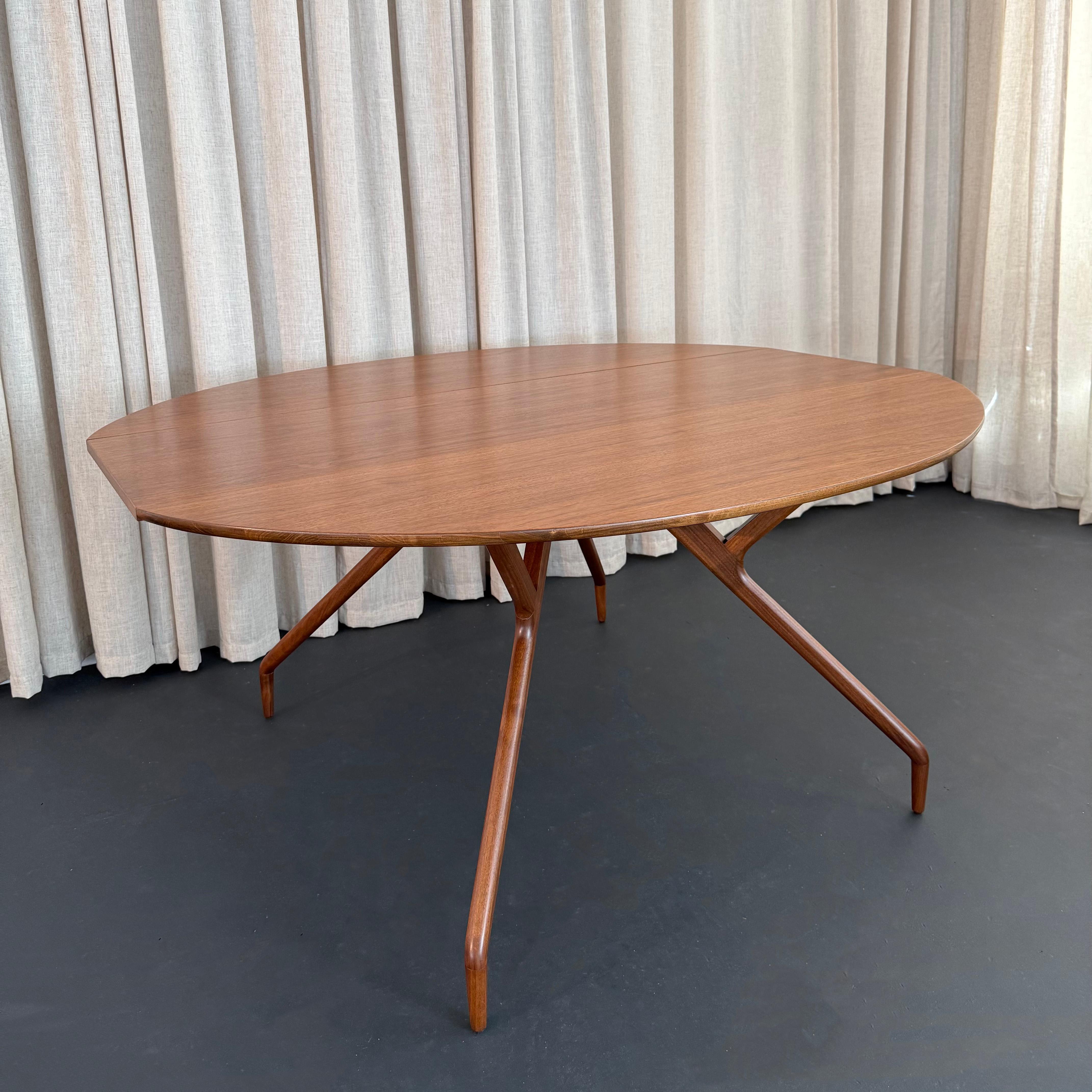 Mid-Century Modern Spider-Leg Drop-Leaf Dining Table By Greta Magnusson Grossman en vente