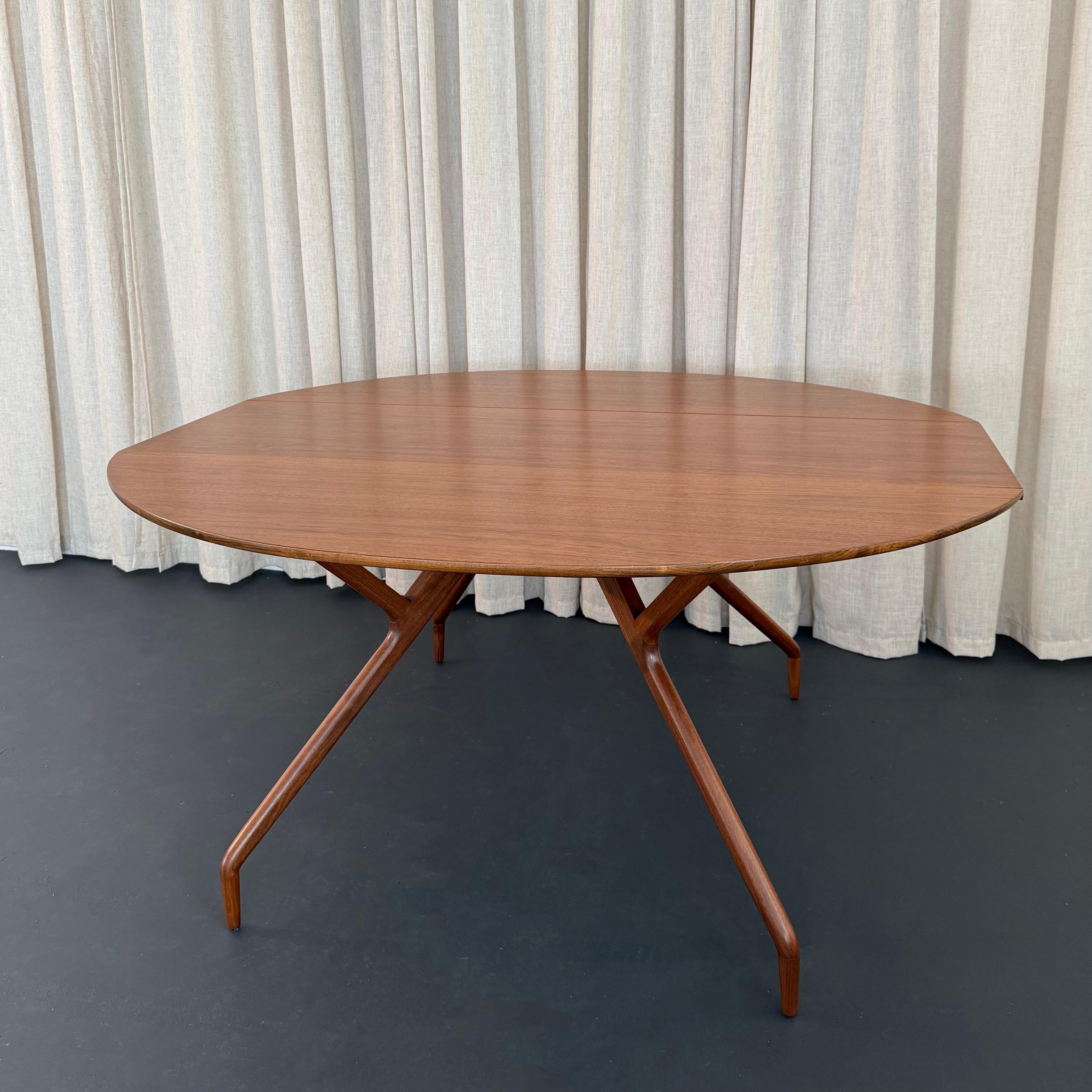 20ième siècle Spider-Leg Drop-Leaf Dining Table By Greta Magnusson Grossman en vente