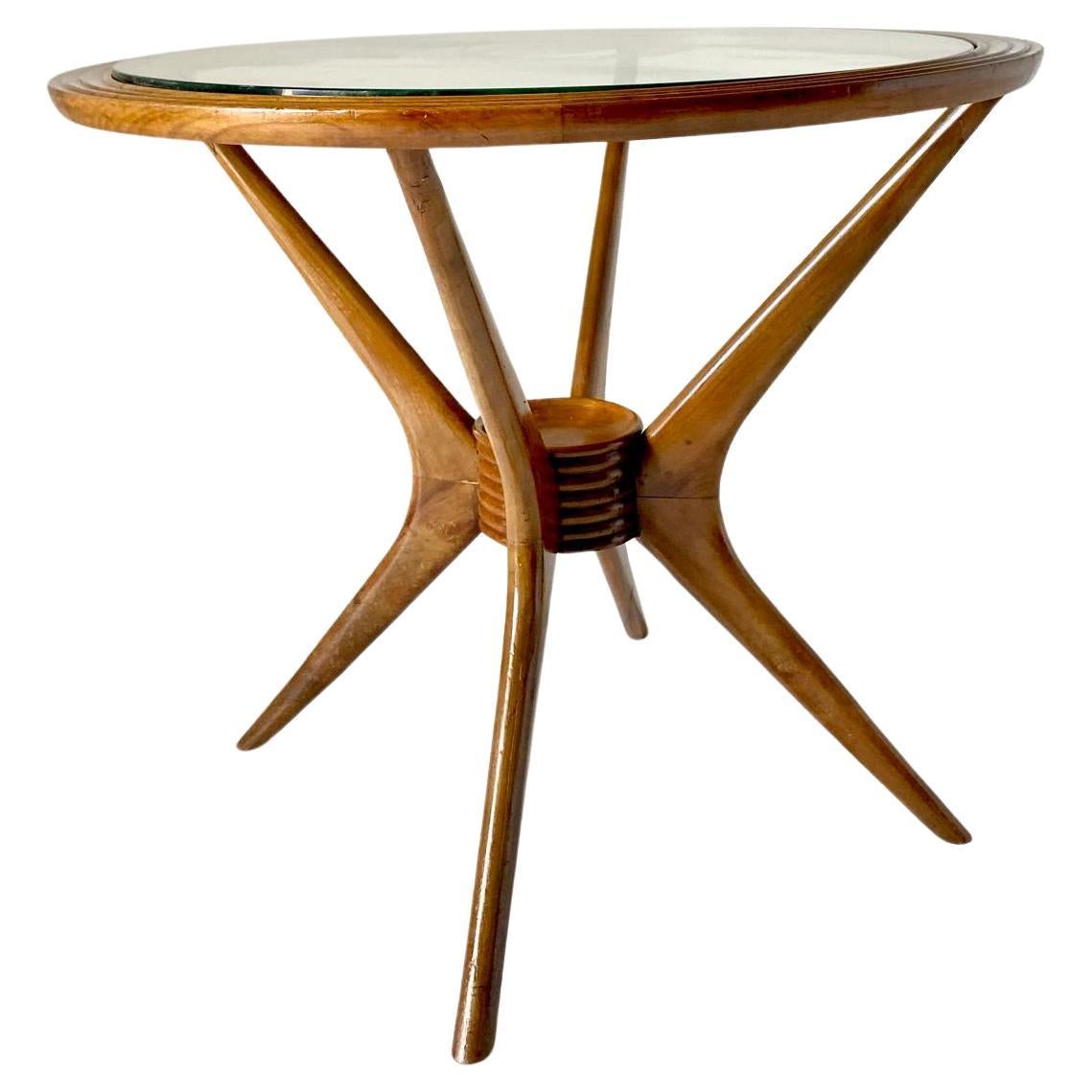 Table basse à pattes d'araignée Paolo Buffa pour Brugnoli - Italie, années 1950

Rare et étonnante table basse à pieds en forme d'araignée conçue par Paolo Buffa pour Brugnoli Mobili, cette pièce est une œuvre emblématique du design italien du