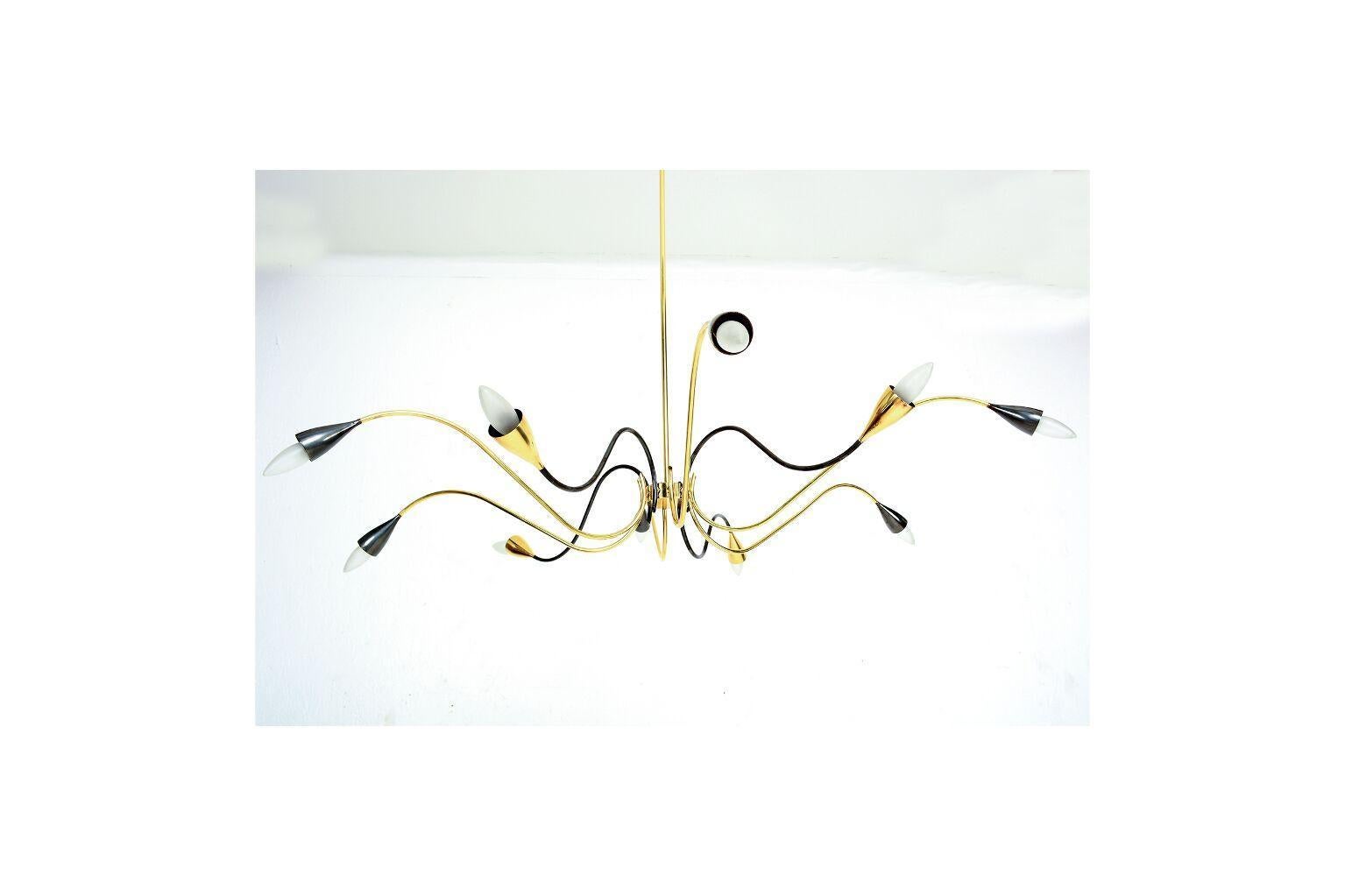 Spider Sputnik Stilnovo Style Ten-Arm Brass Chandelier, Italy, 1950s In Good Condition In Chula Vista, CA