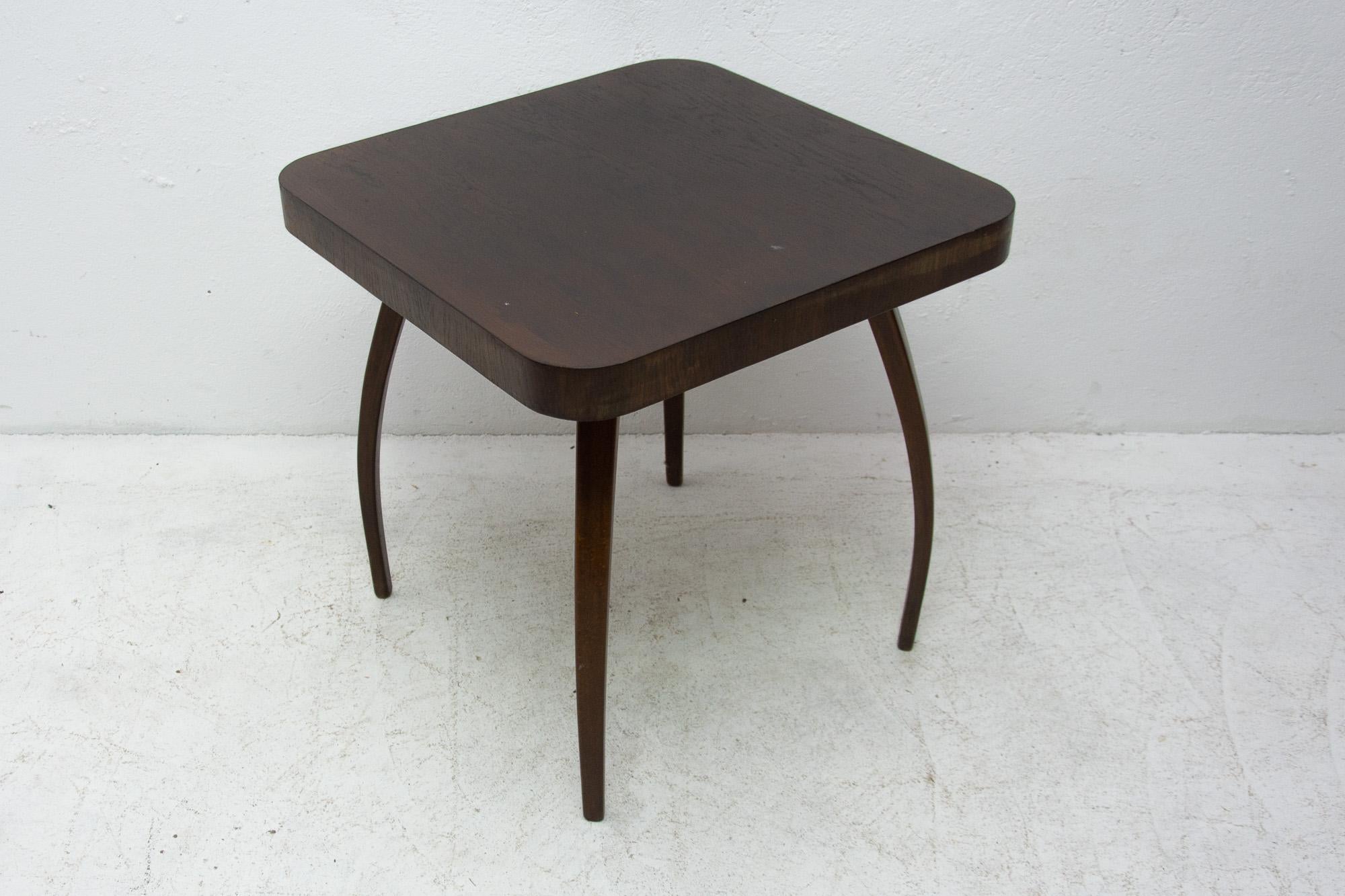 20th Century Spider Table H-259, Jindřich Halabala For Sale