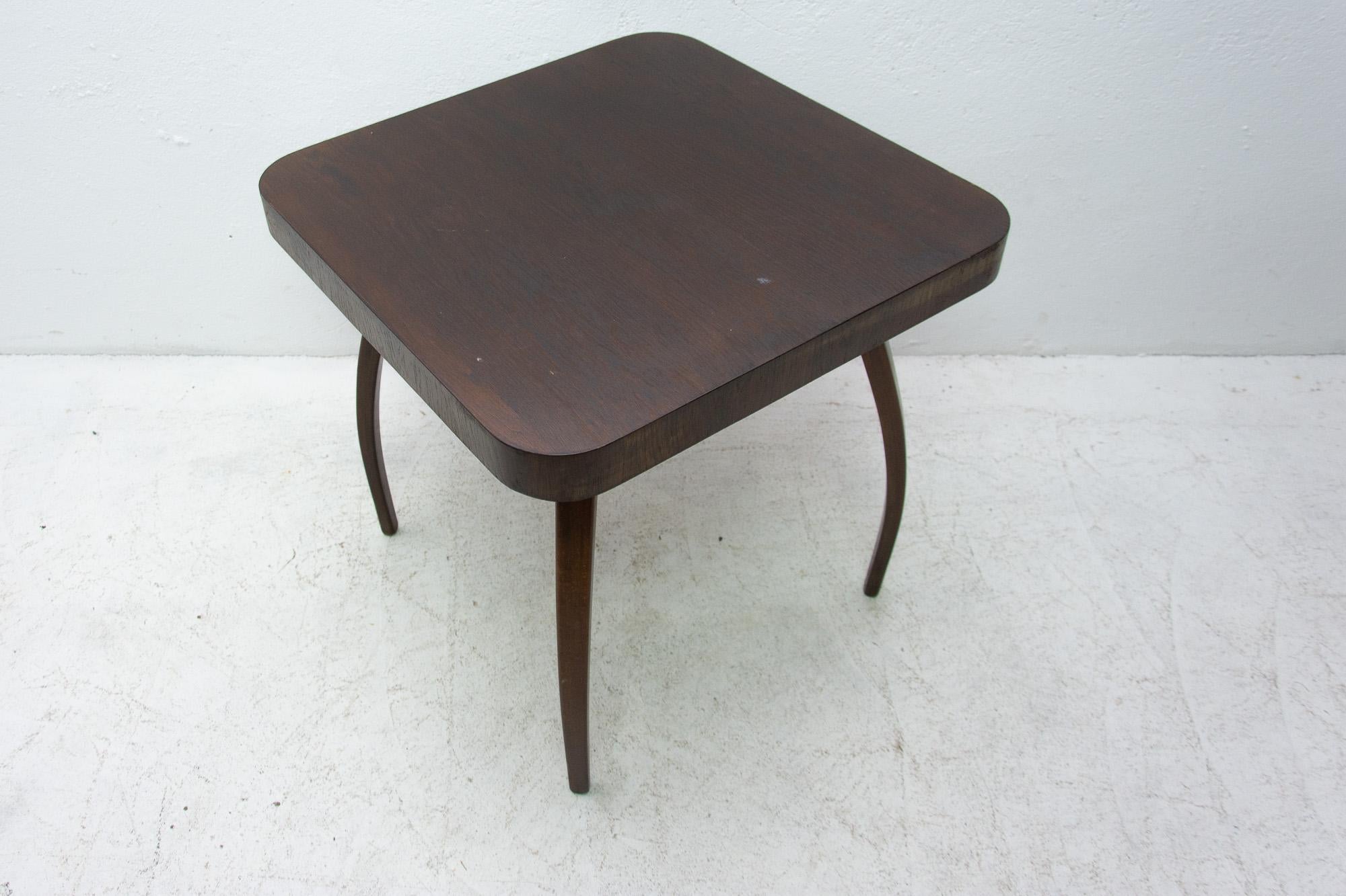 Oak Spider Table H-259, Jindřich Halabala For Sale