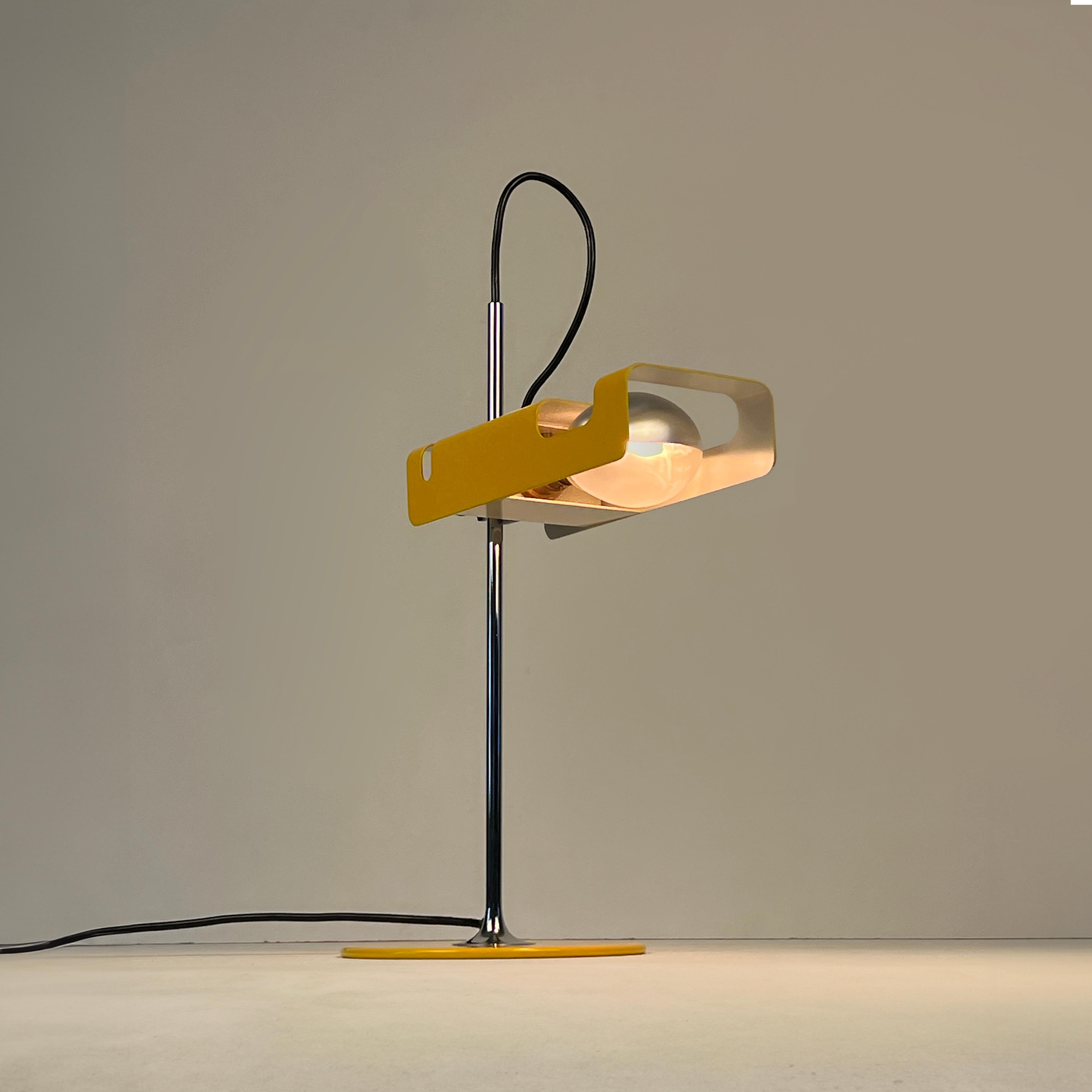 Lampe de table araignée conçue par Joe Colombo pour Oluce, 1ère édition. Italie, 1965 Bon état - En vente à Milano, IT