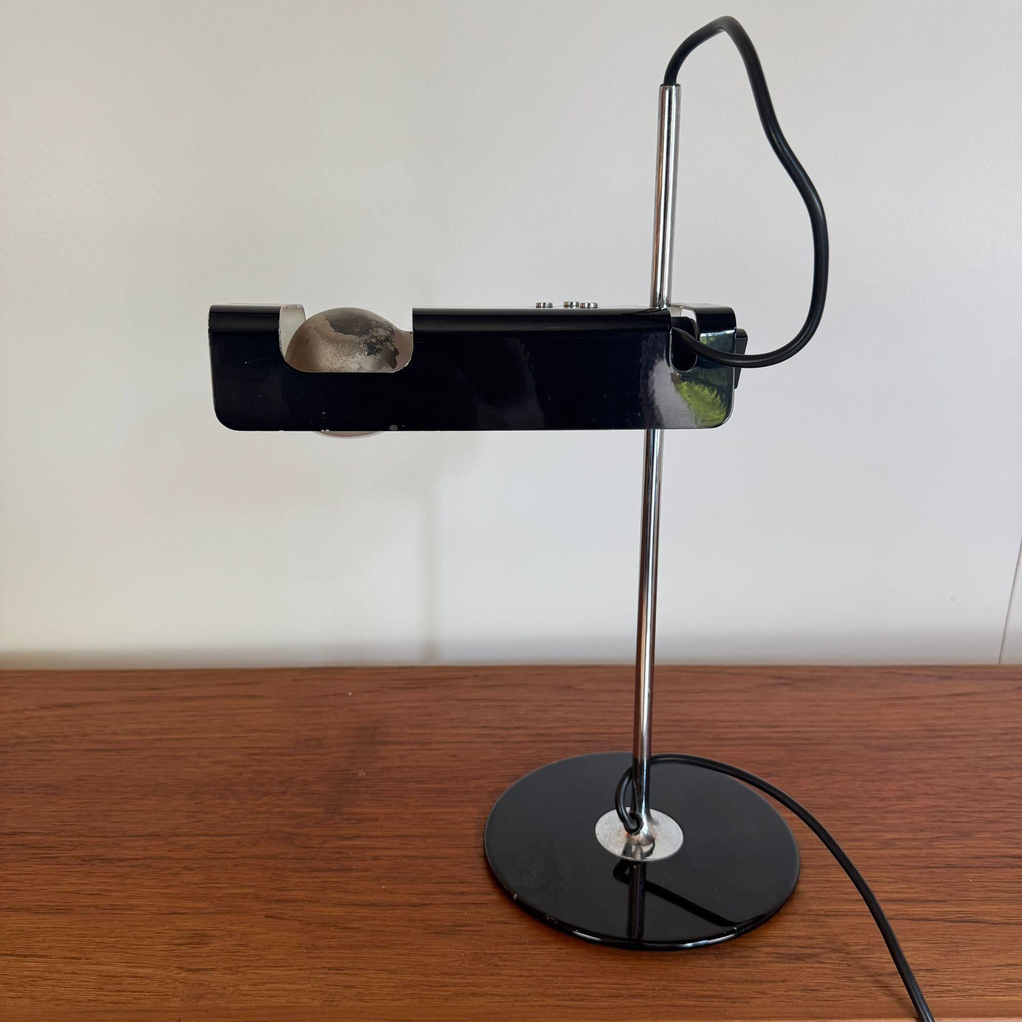 Mid-Century moderno Spider table lamp, Joe Colombo for Oluce, Italy 1970 in vendita