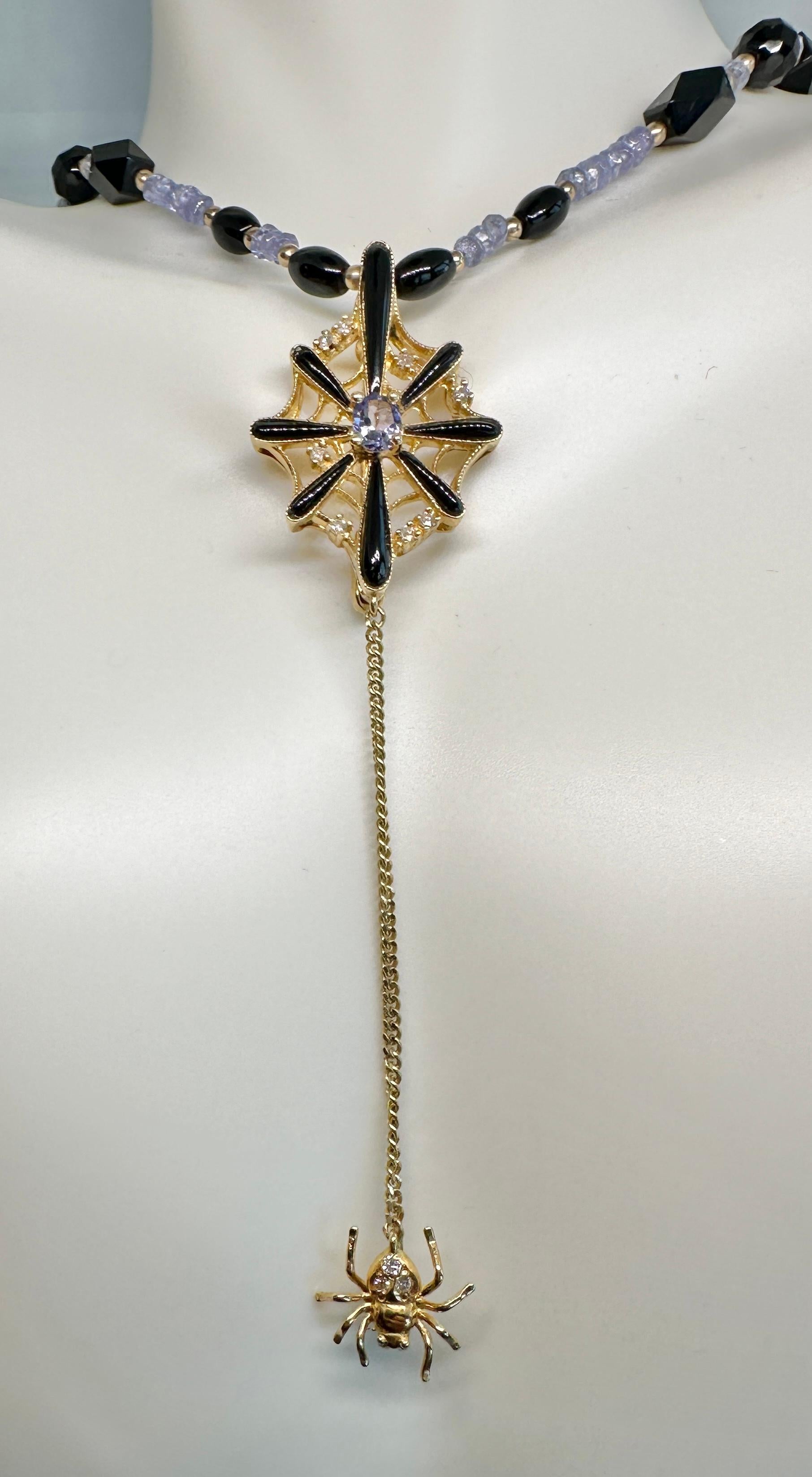 Collier Spider Web rose de France en or 18 carats, améthyste, émail et onyx en vente 4