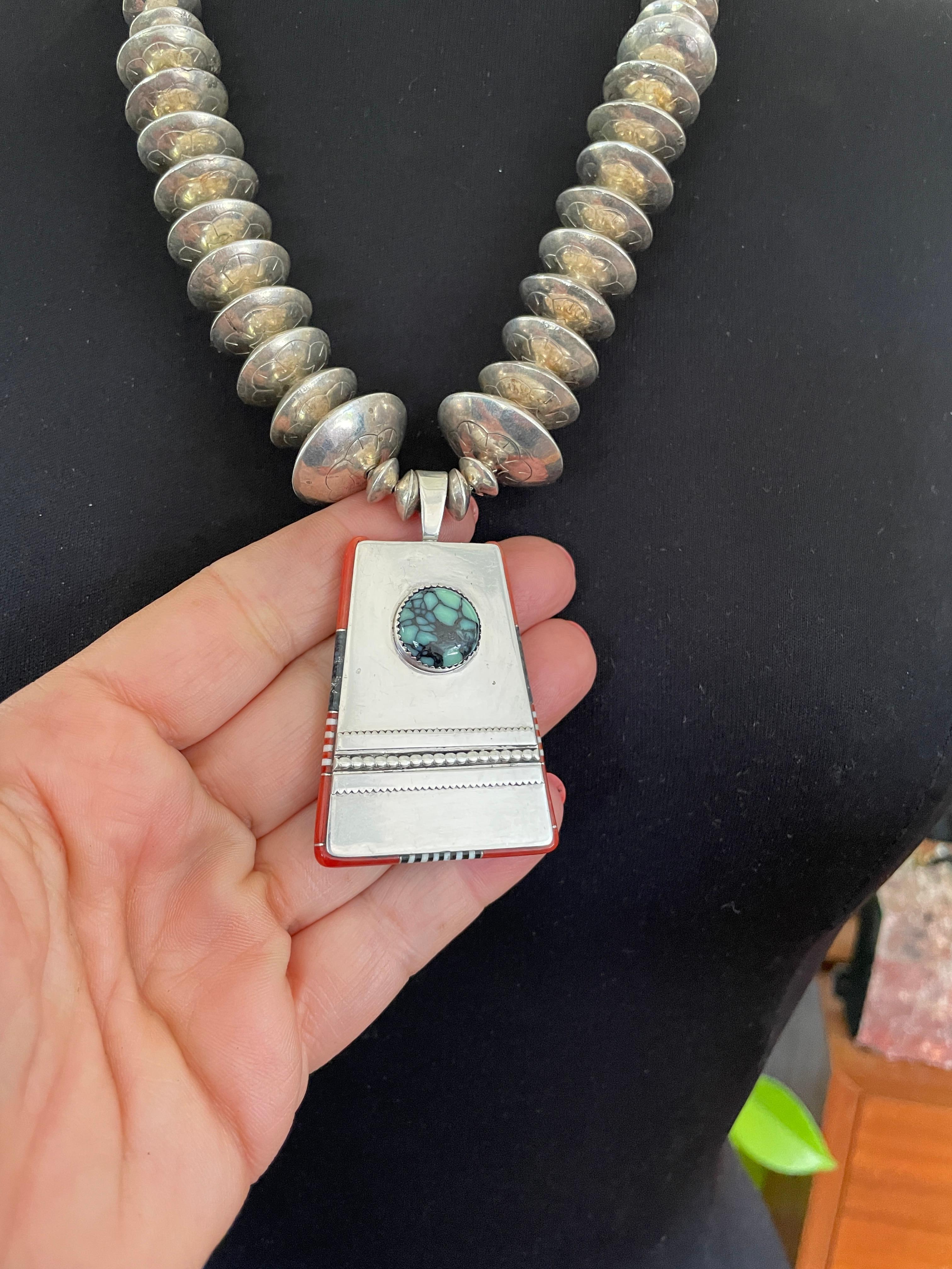 Collana con ciondolo Navajo in argento sterling e turchese Spider Web 1970s Jim Harrison in vendita 5