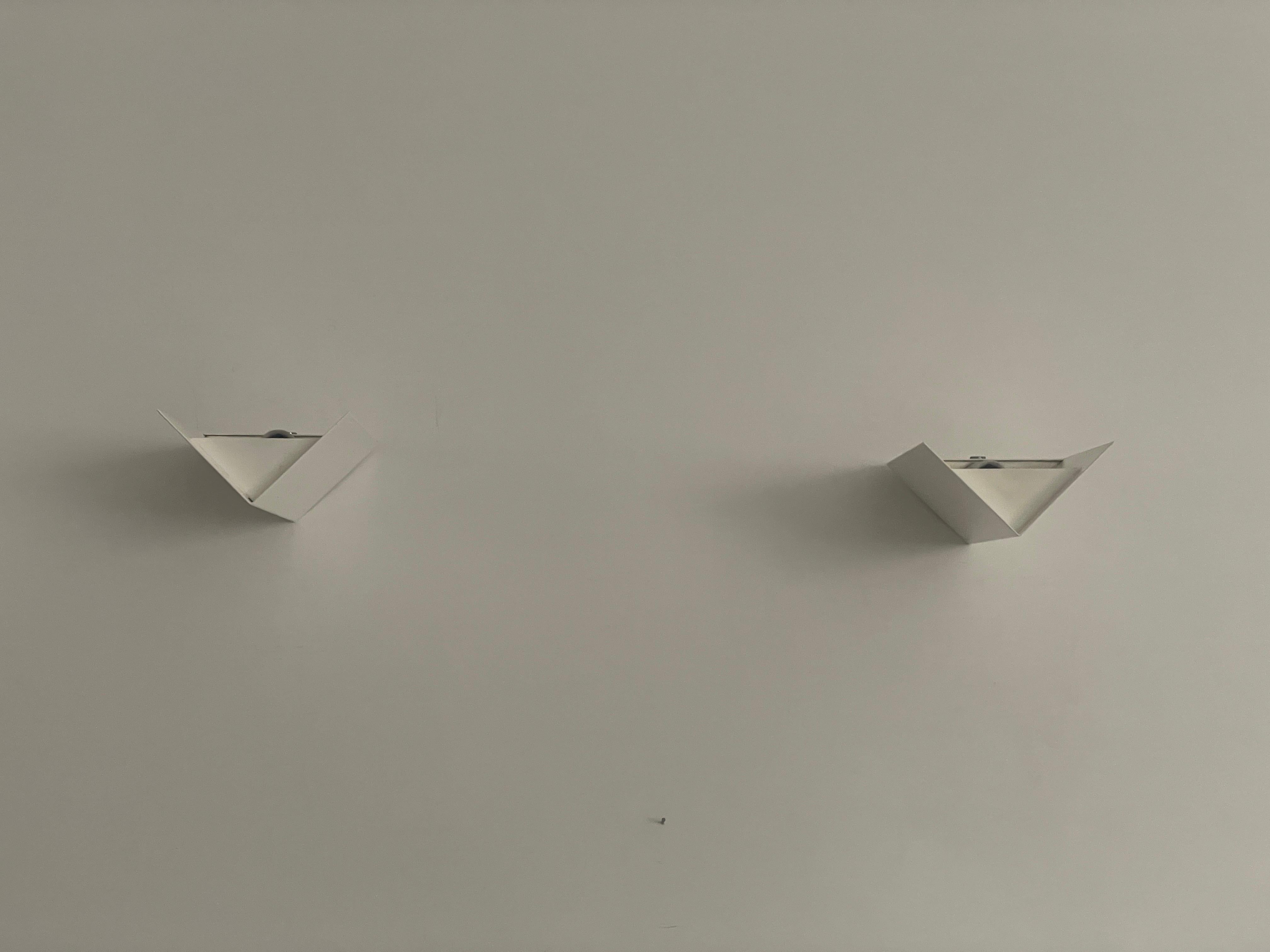 italien Paire d'appliques en métal Model No par Quattrifolio, années 1970, Italie en vente