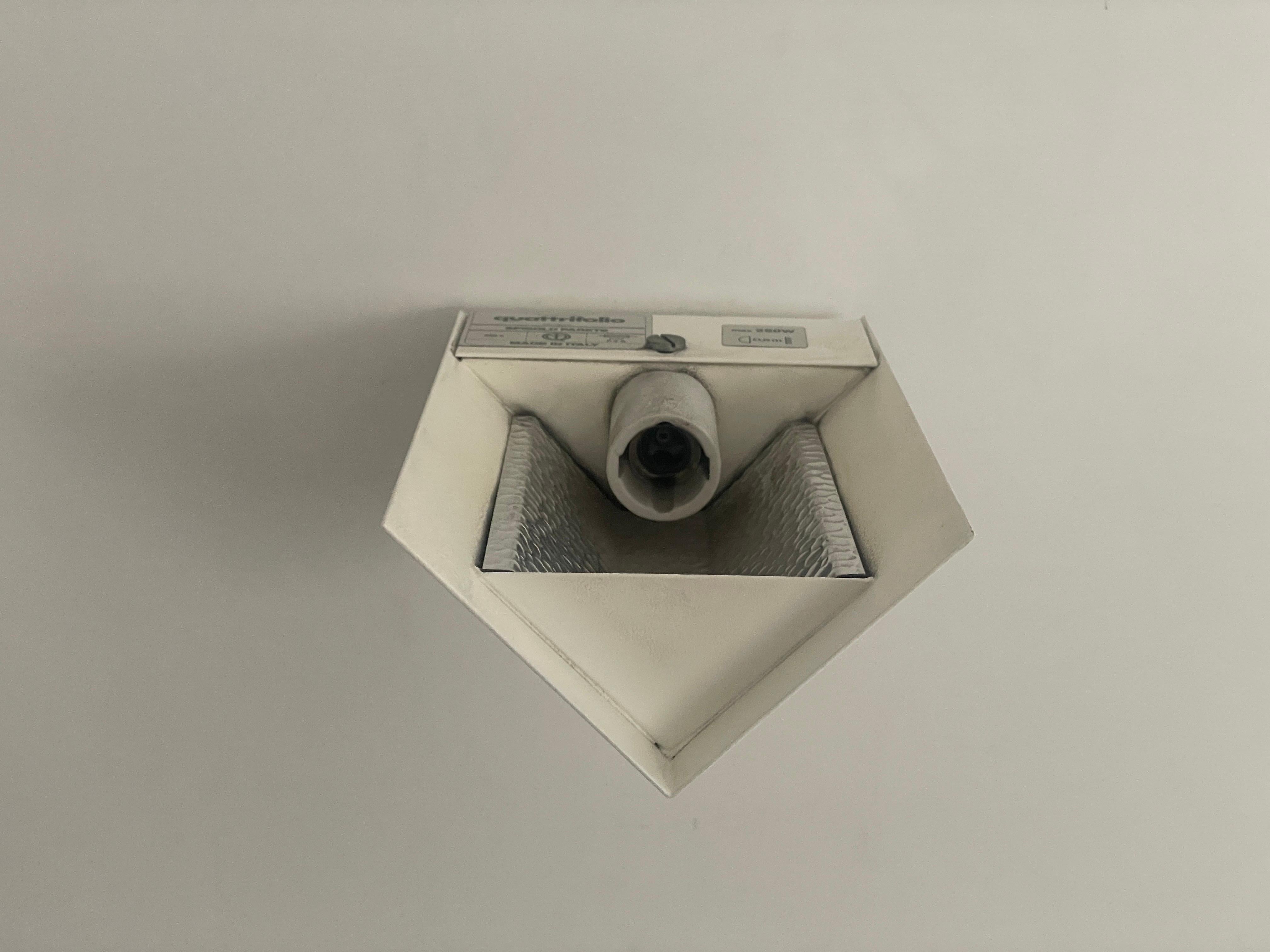 Paire d'appliques en métal Model No par Quattrifolio, années 1970, Italie en vente 1