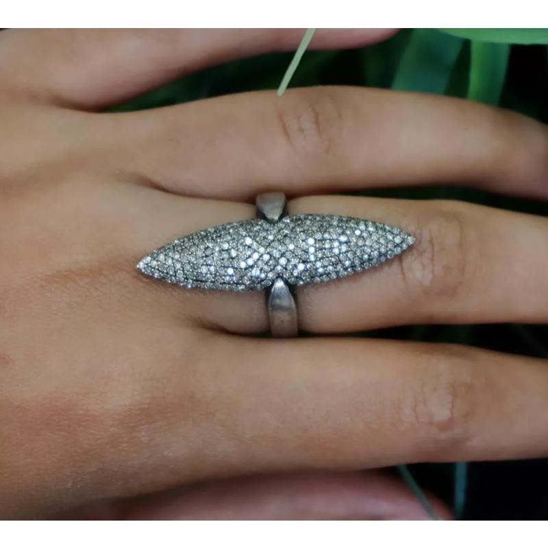 Taglio rotondo Anello Spike Pave Diamond in argento 925 in vendita