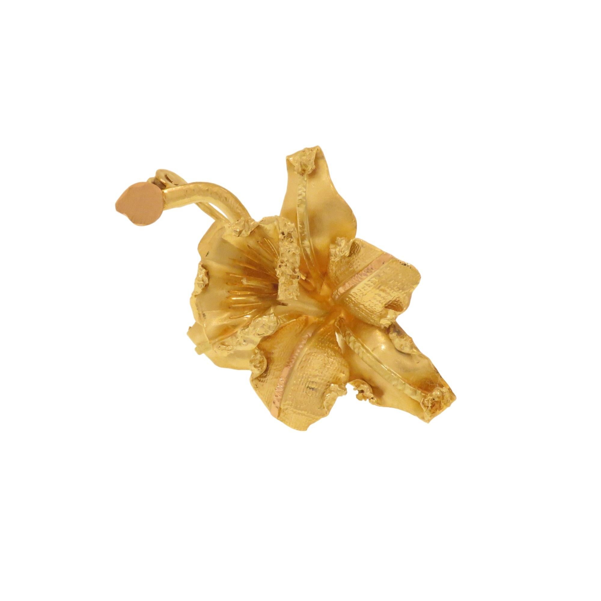 Retro Spilla a fiore di giglio in oro giallo For Sale