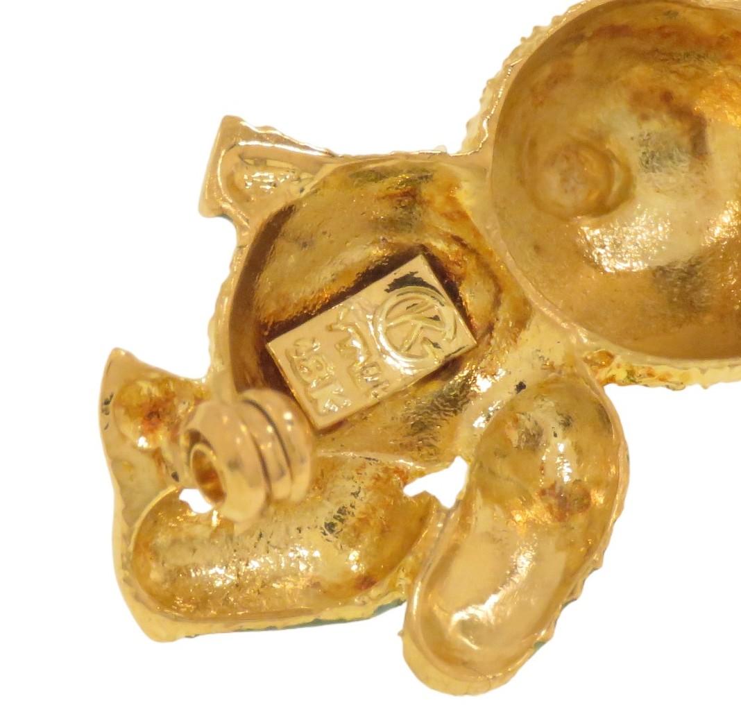 Women's Bear-shaped brooch made of gold with enamel For Sale