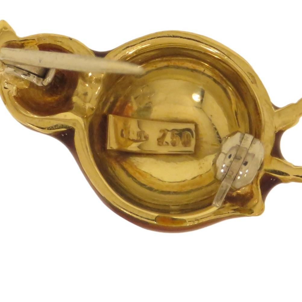 Women's Chick-shaped brooch in gold with enamel For Sale