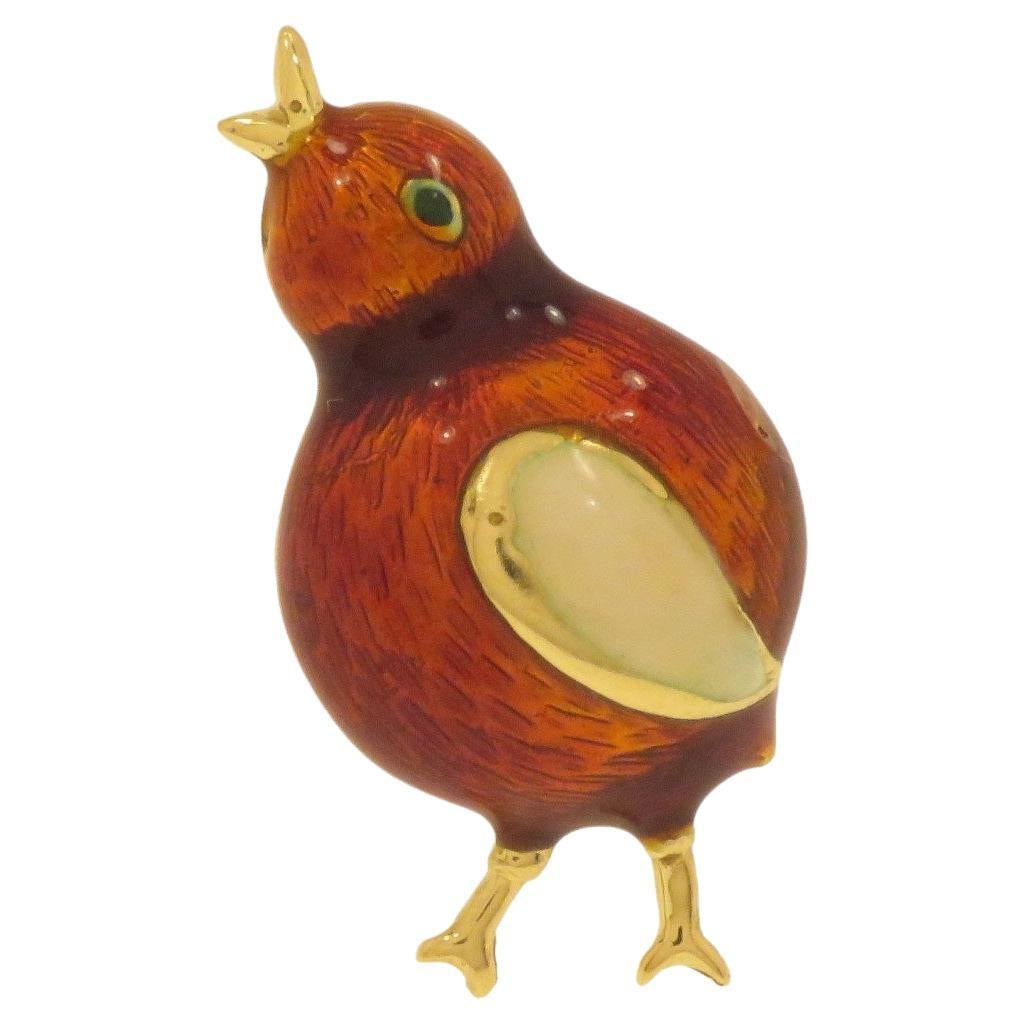 Chick-shaped brooch in gold with enamel For Sale