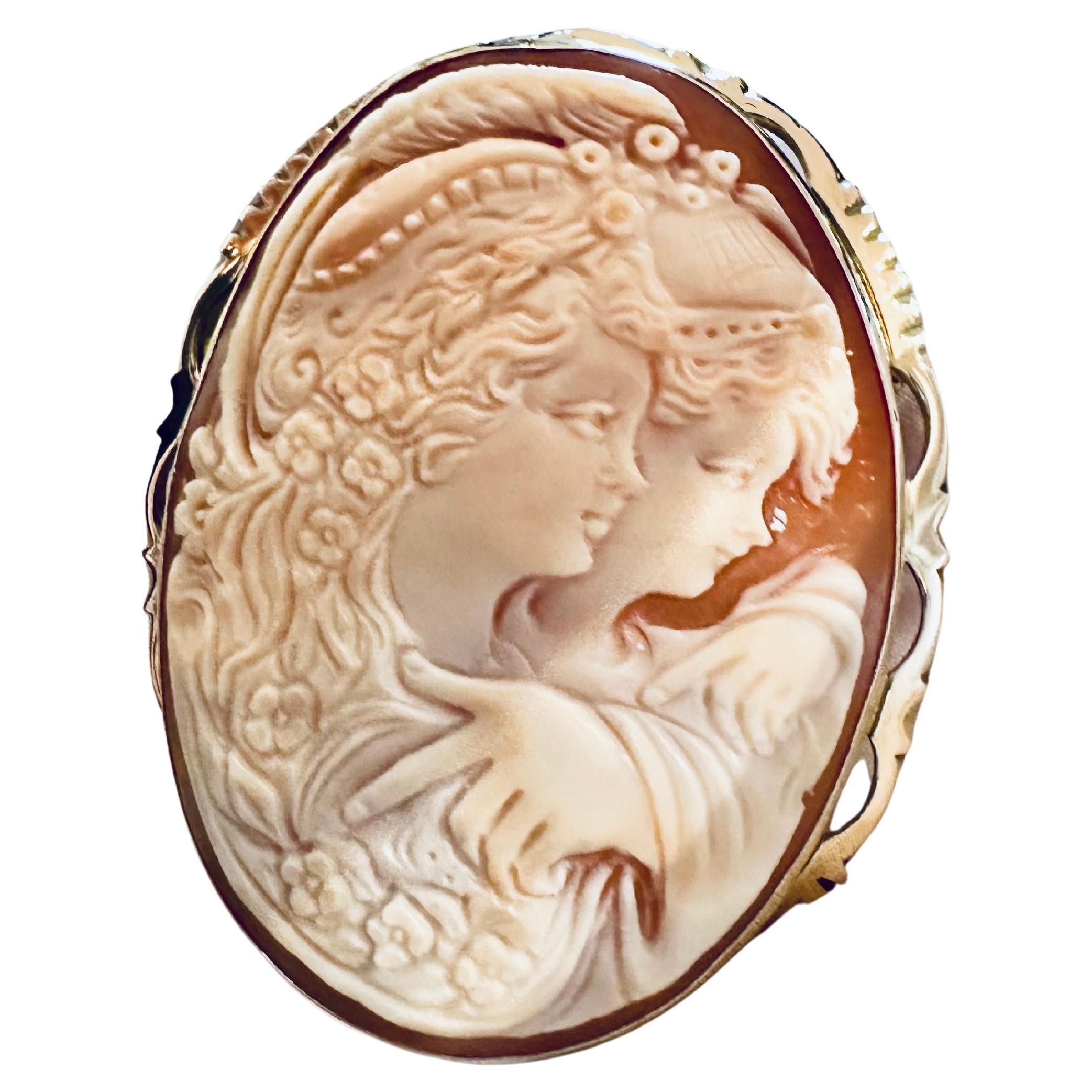 Spilla Cammeo in Oro Giallo 18kt – Un’Opera di Maestria Artigianale
