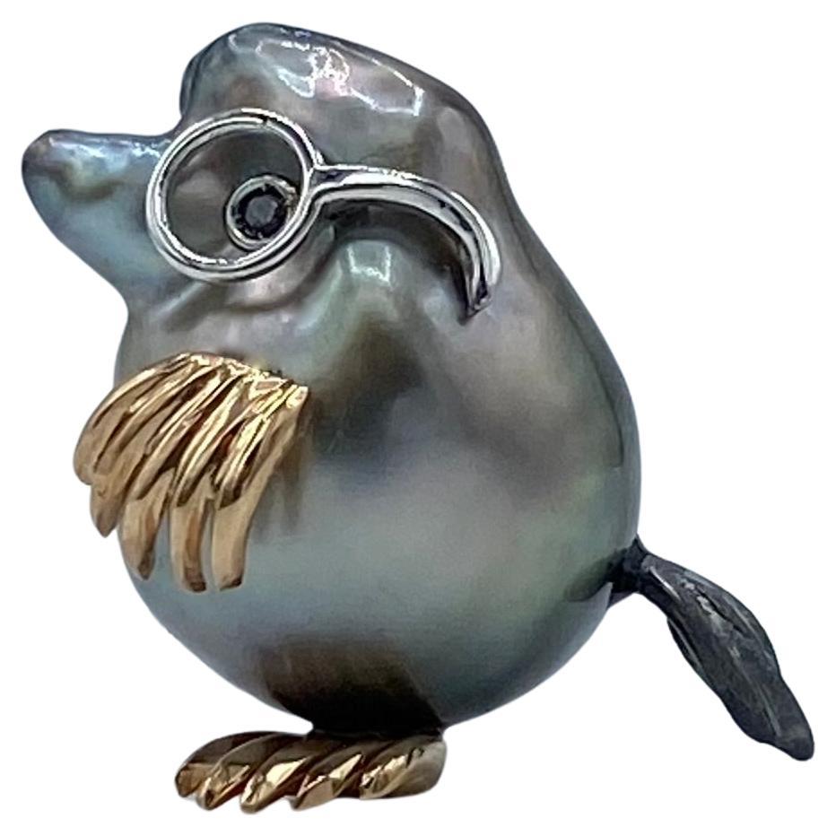 Spilla da Giacca Animale Talpa in oro 18Kt Perla Tahiti e Diamante in vendita