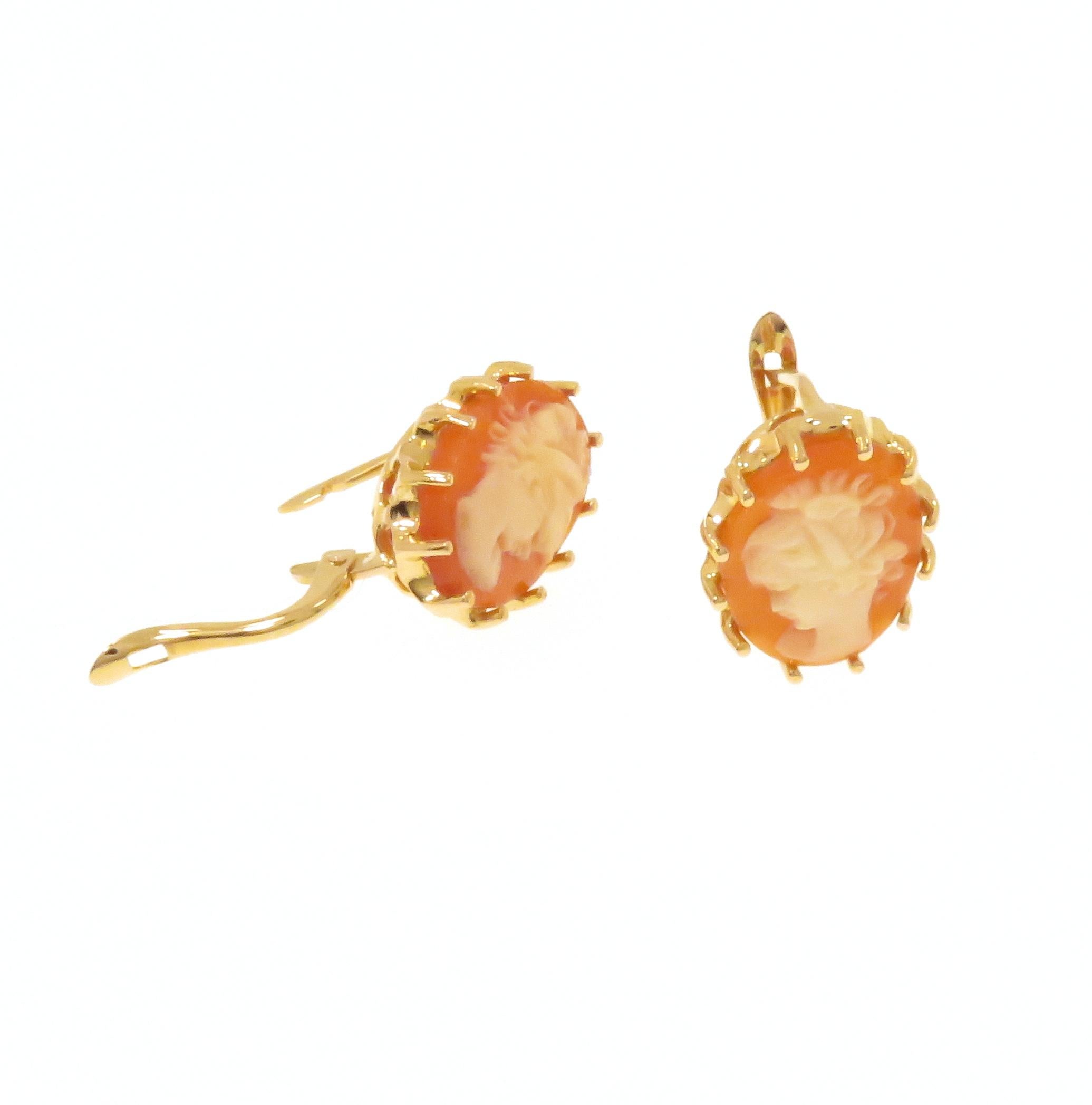 Spilla E Orecchini Con Cameo in Madreperla in Oro Giallo 18k en venta 5